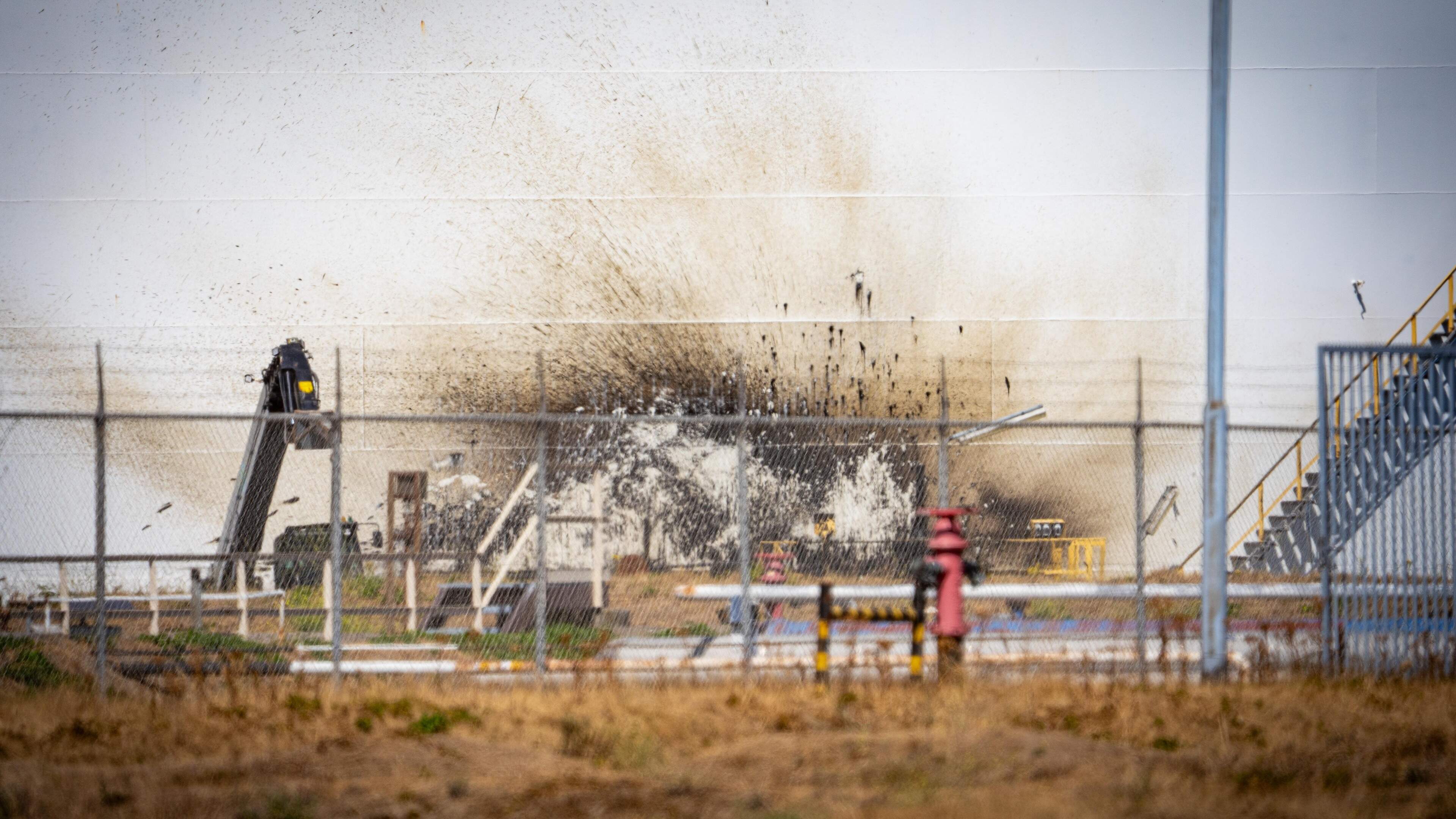 Minstens een dode en meerdere gewonden bij explosie Rotterdamse haven