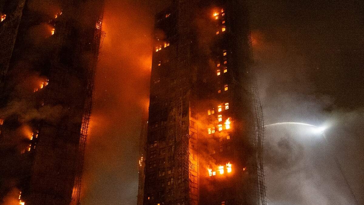 香港の高層住宅火災 4人死亡、行方不明者不明