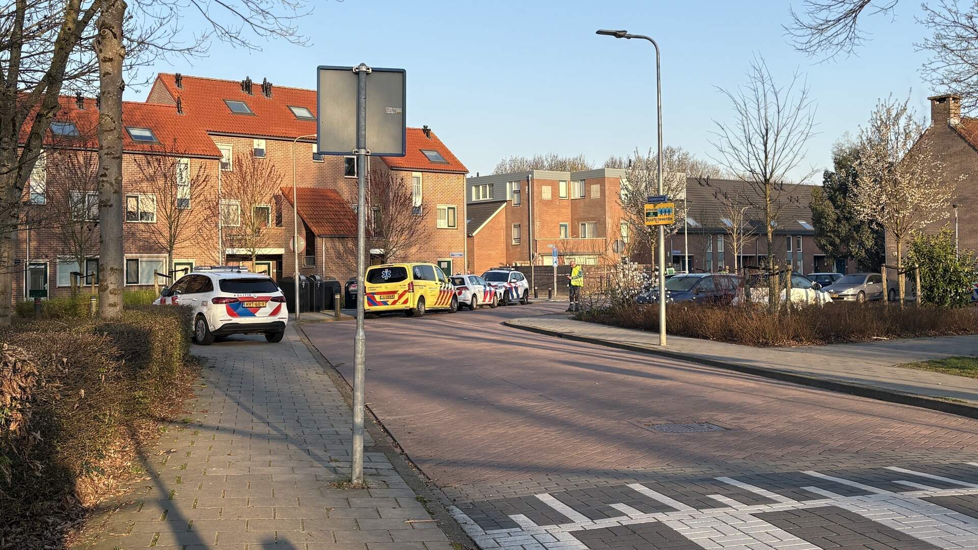 Vlak voor 07.00 uur kwam er een melding bij de politie binnen dat er op het Pascalplein iemand zou zijn neergeschoten.