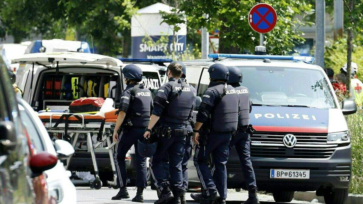 グラズの学校での射撃で10人の死者：「生徒は2つの教室で火を開く」