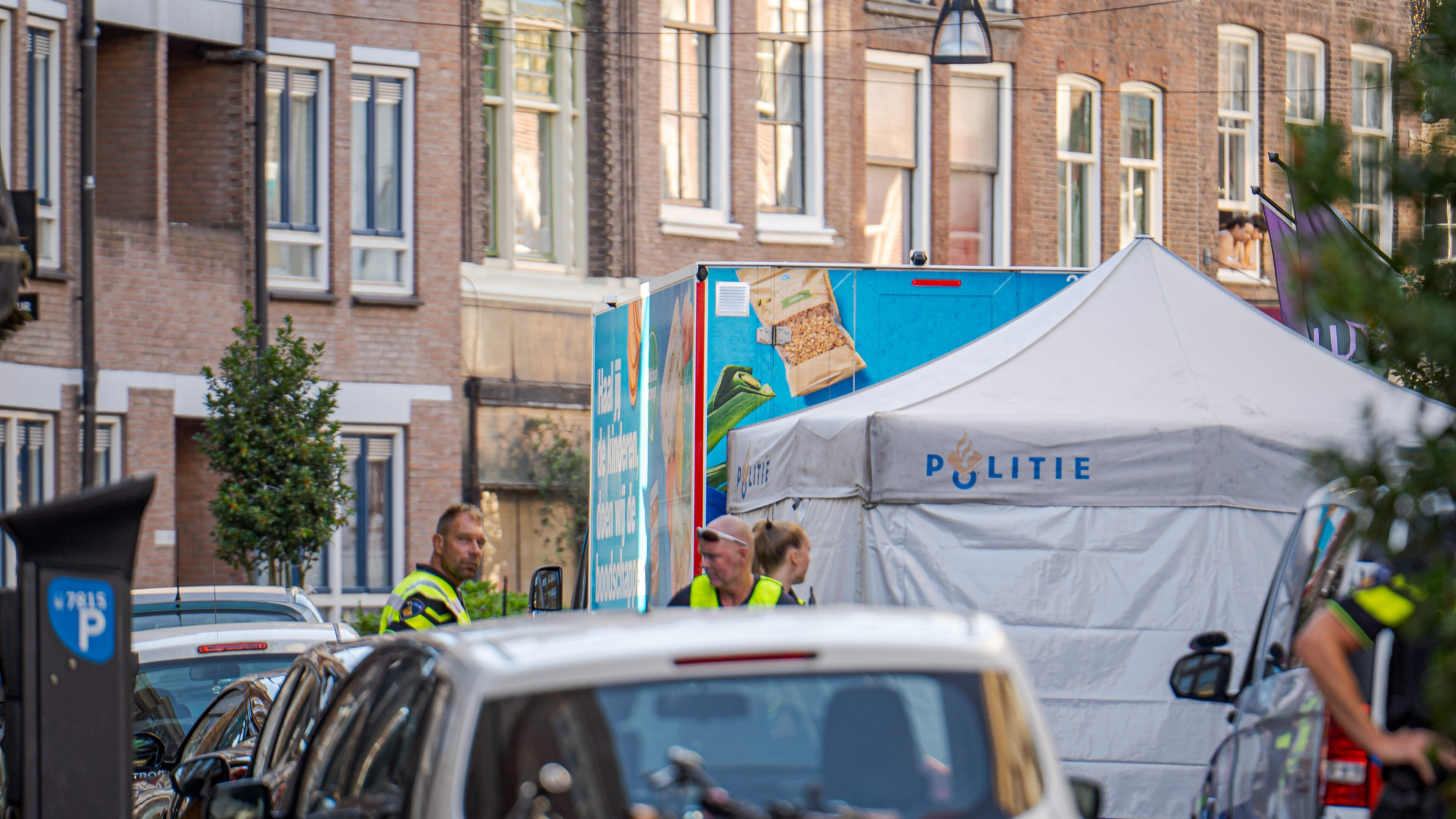 Klein kind overleden na aanrijding met bestelbus in Dordrecht