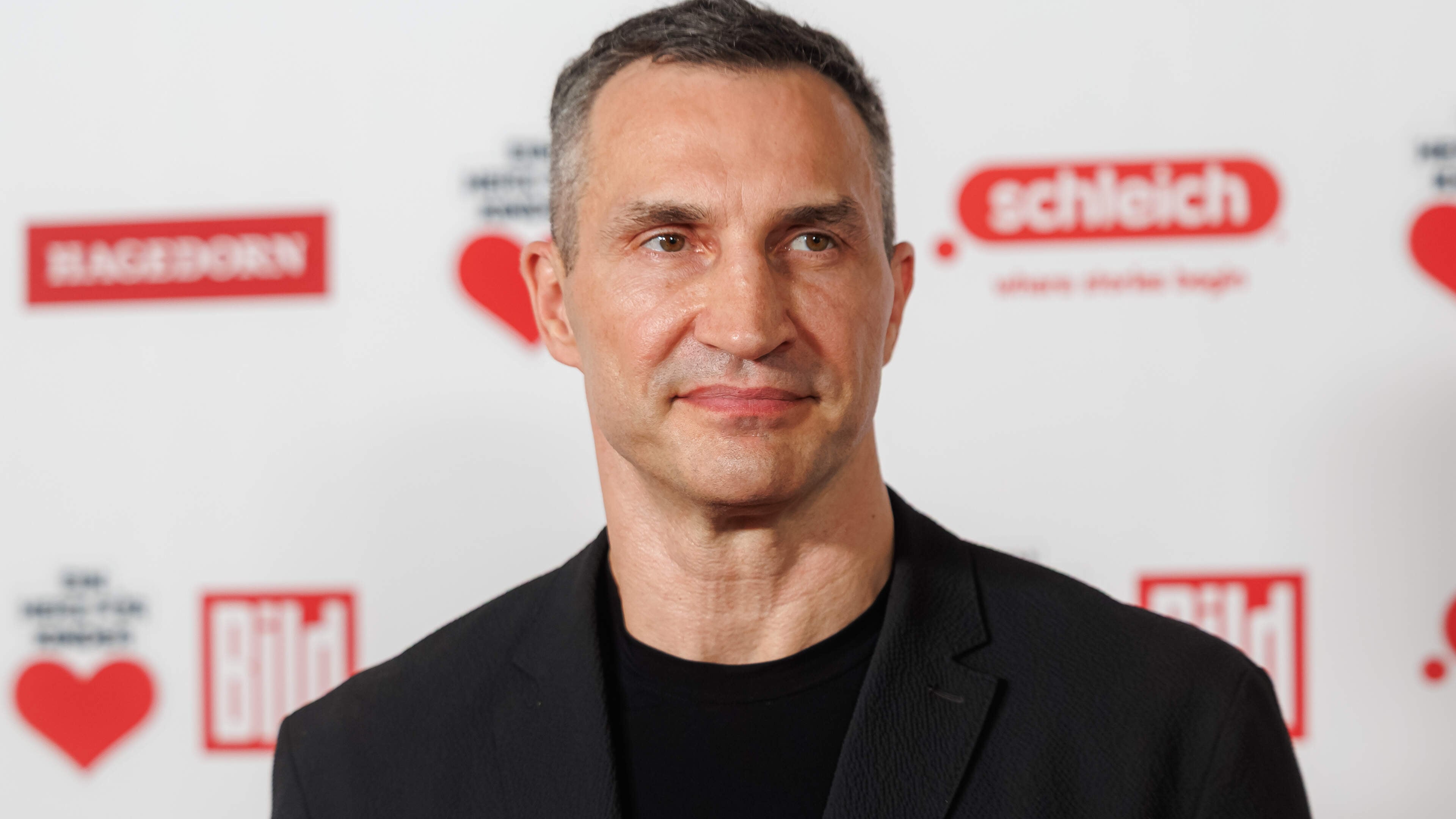 Oud-bokser Vladimir Klitsjko rouwt om overleden ex-partner Hayden Panettiere: ’Ze is te vroeg uit het leven genomen’