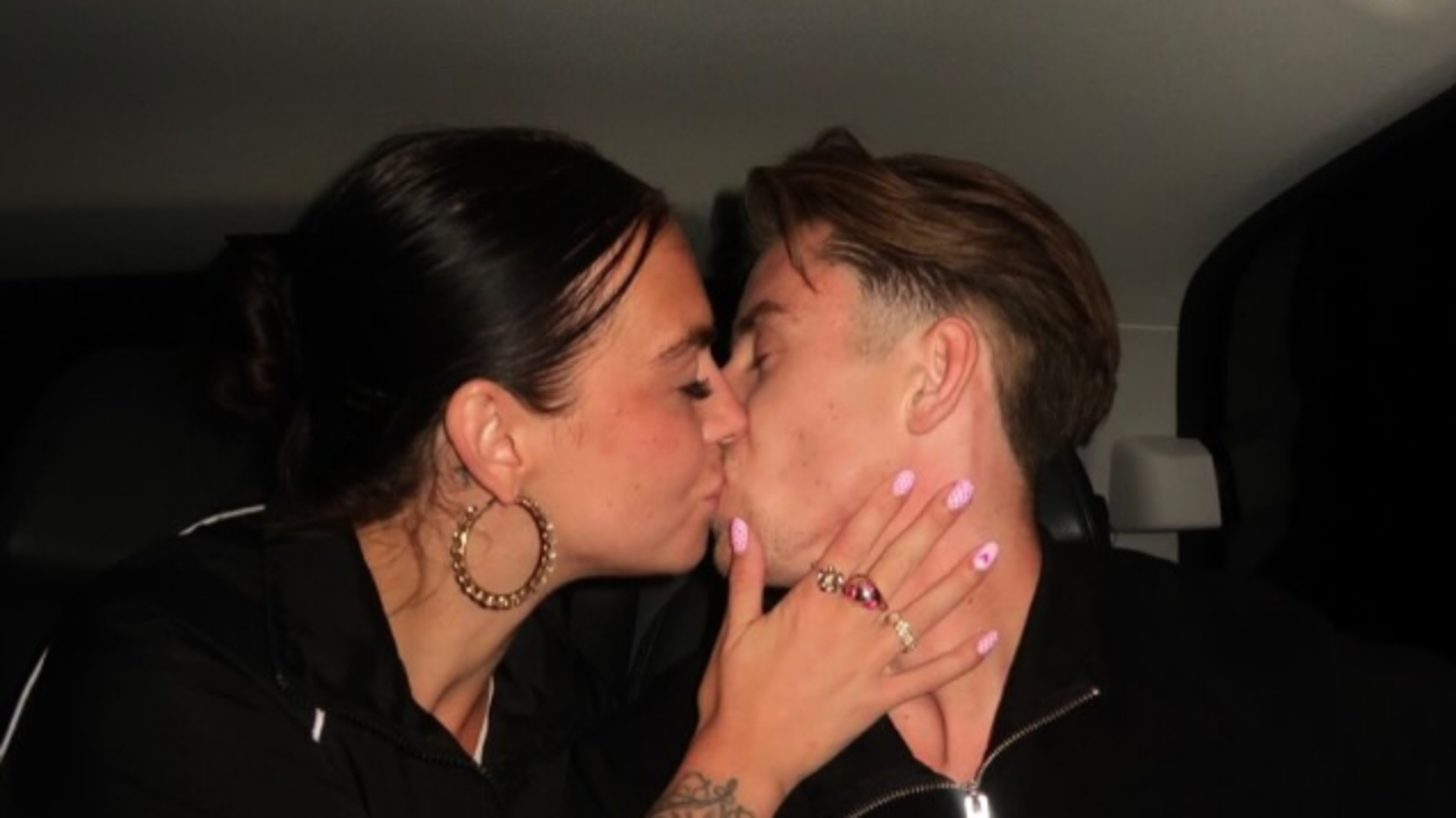 Robert en Roxy uit ’De bondgenoten’ relatie Insta-official: ’Wij hebben verkering’