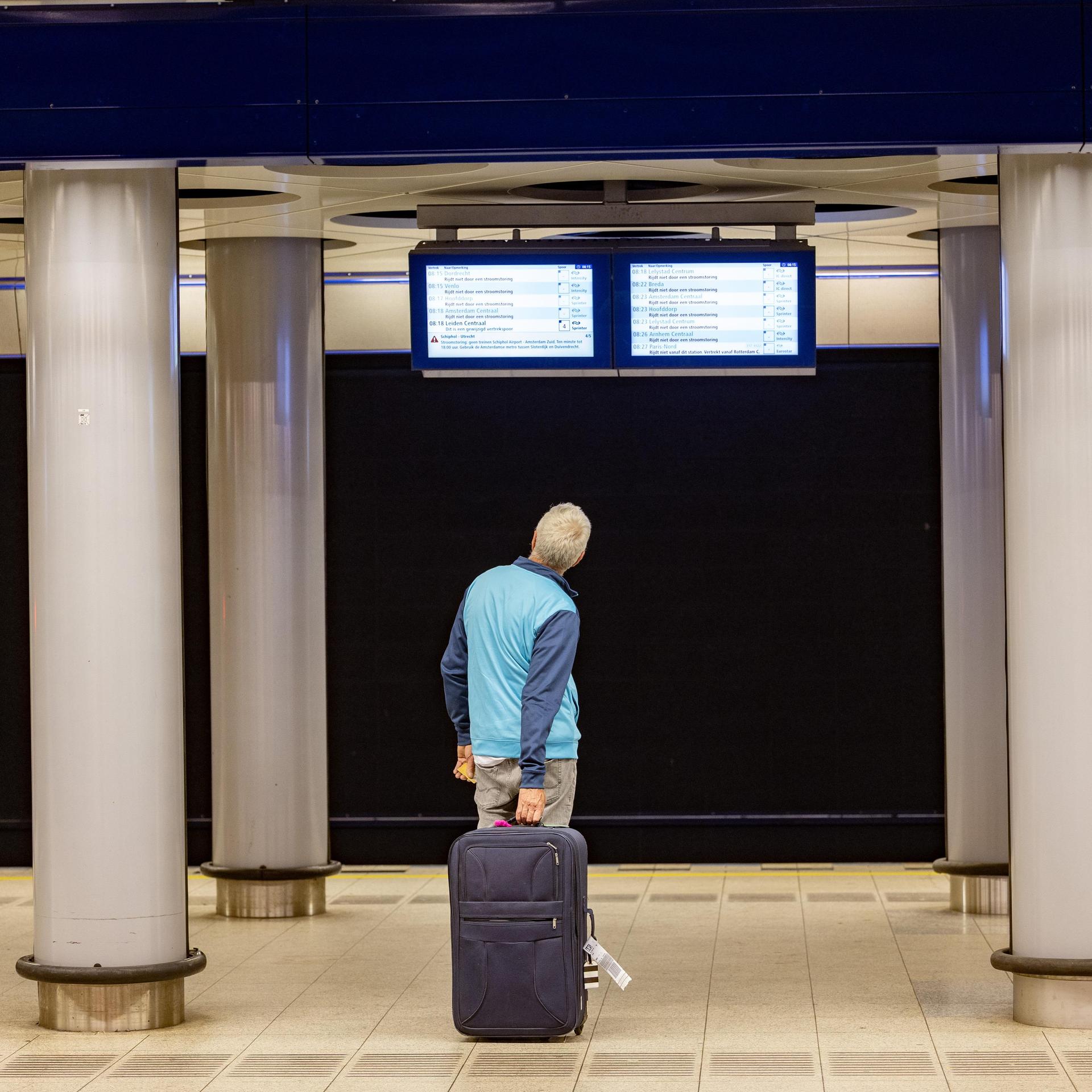 De problemen op het spoor bij Schiphol zijn verholpen, zo is te zien op de website van de NS.
