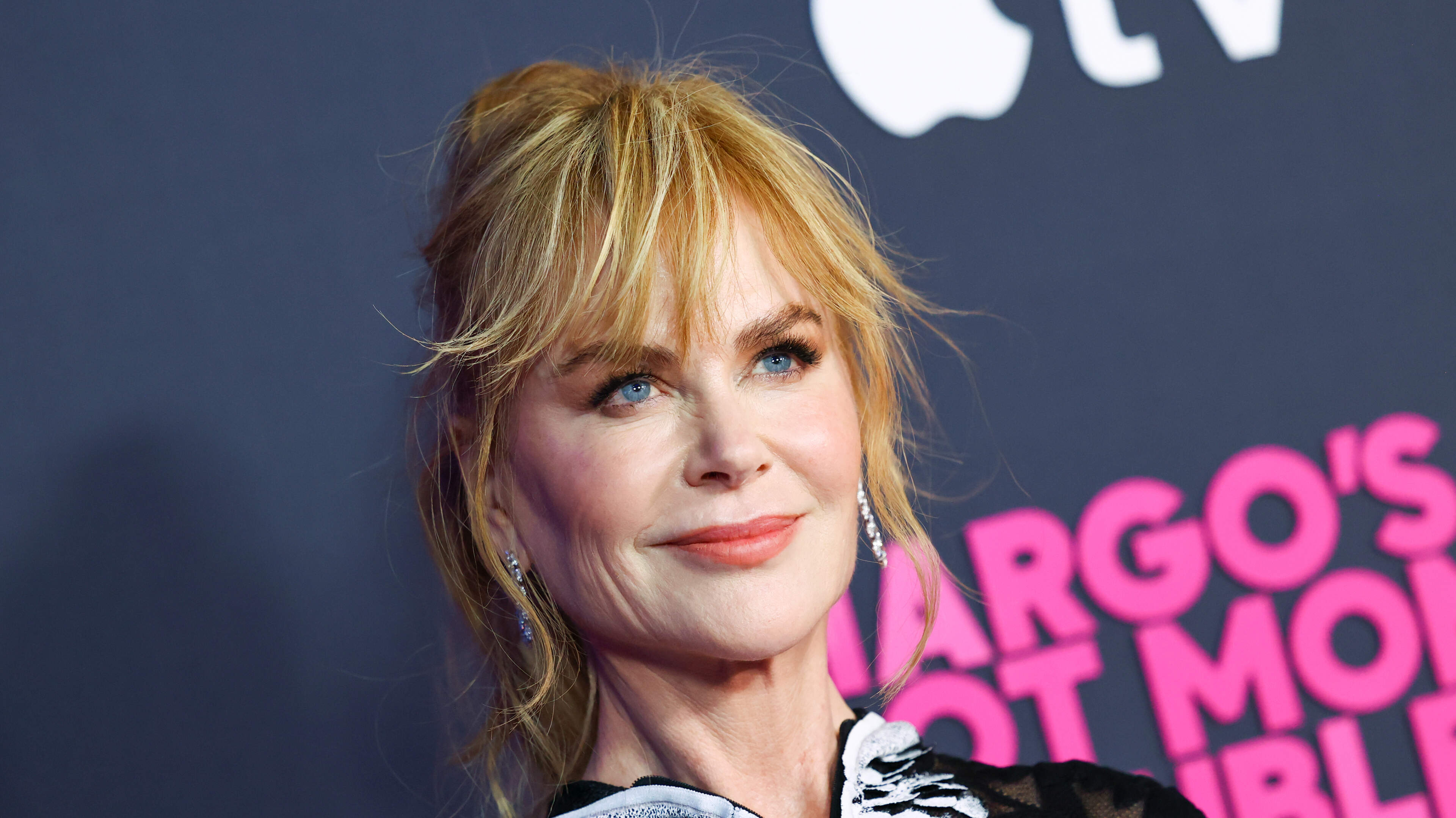 Nicole Kidman (58) verrast met pikante doorkijkoutfit op rode loper ’Margo’s got money troubles’