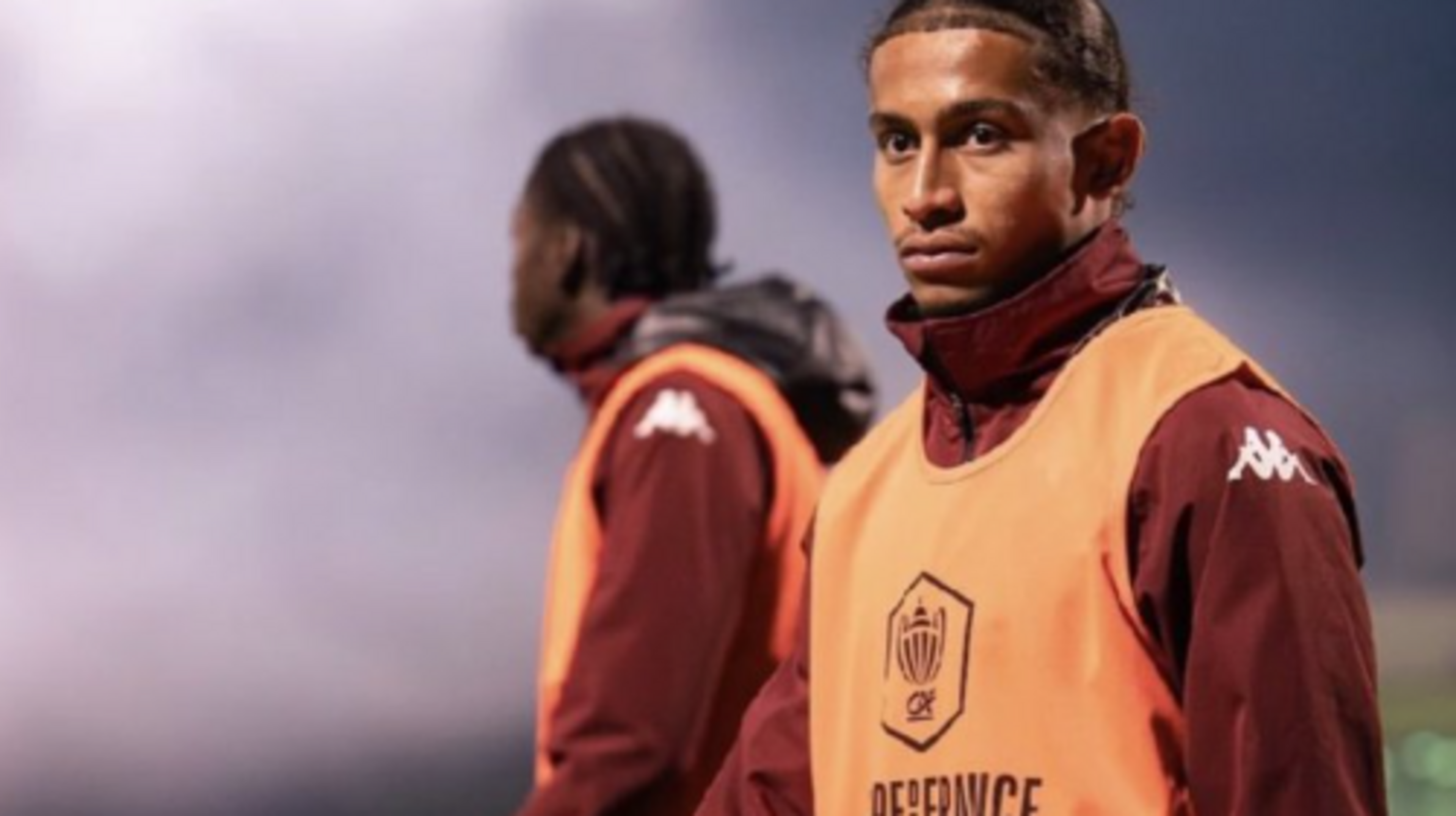 Held bij cafébrand in Crans-Montana tekent na maanden revalideren eerste profcontract bij FC Metz