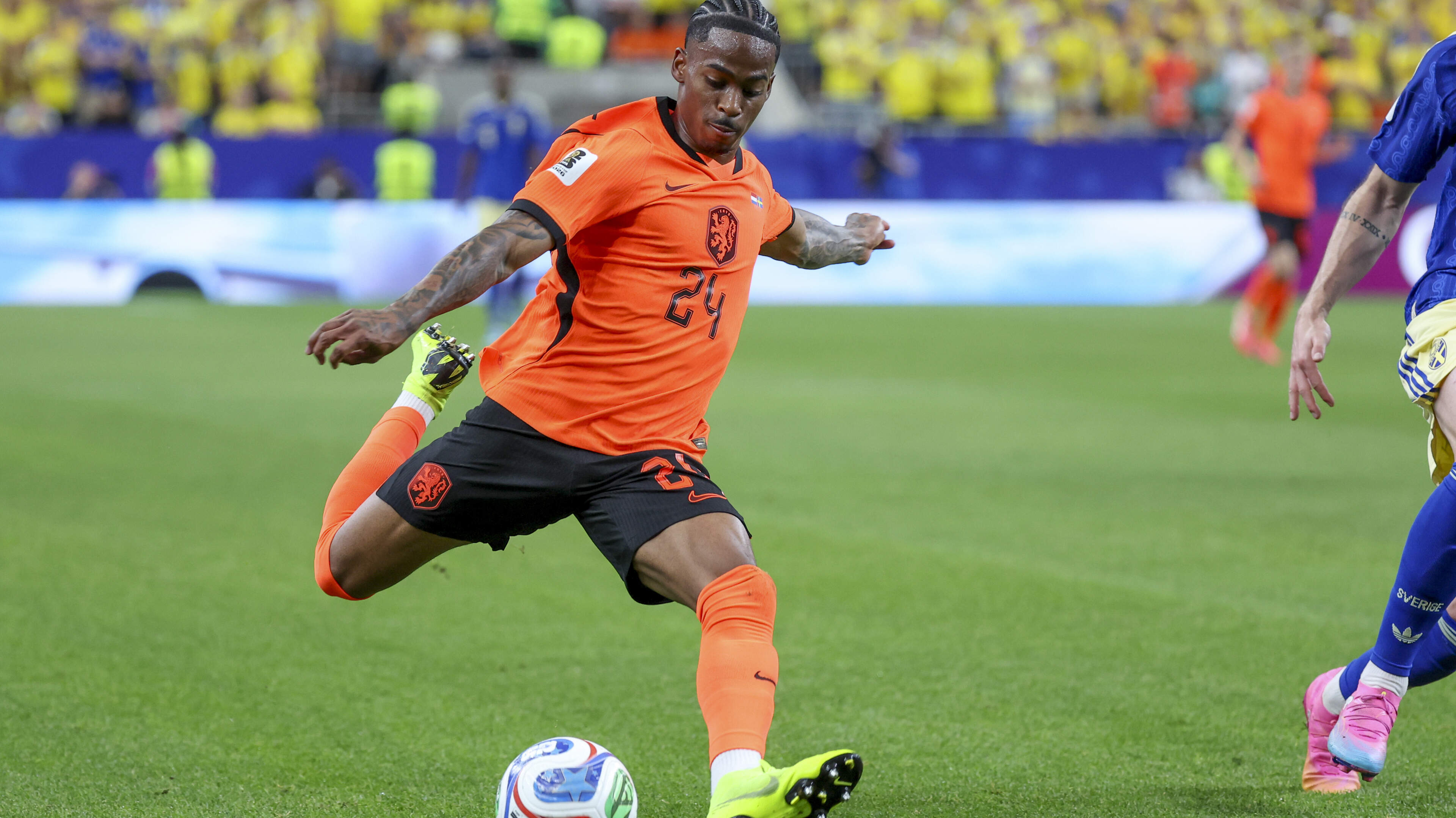 ’Megatransfer voor Crysencio Summerville: Oranje-aanvaller voor 80 miljoen euro naar Saoedi-Arabië’