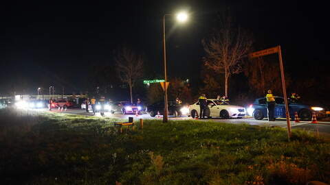 Agenten waren tot 5.00 uur in de ochtend bezig met bonnen uitschrijven. 