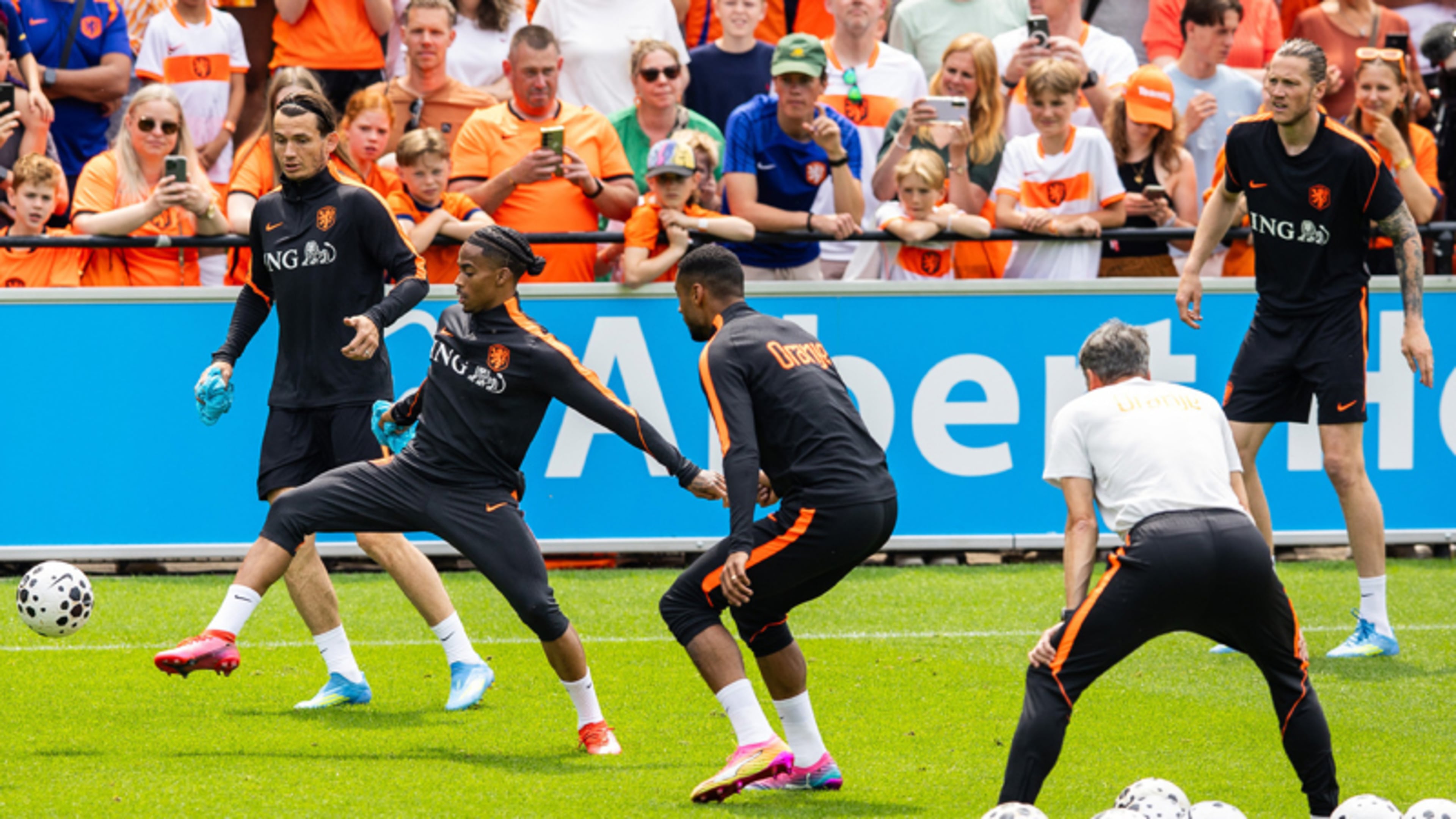Oranjesupporter vol vertrouwen richting het WK: ’Beste selectie sinds tijden!’