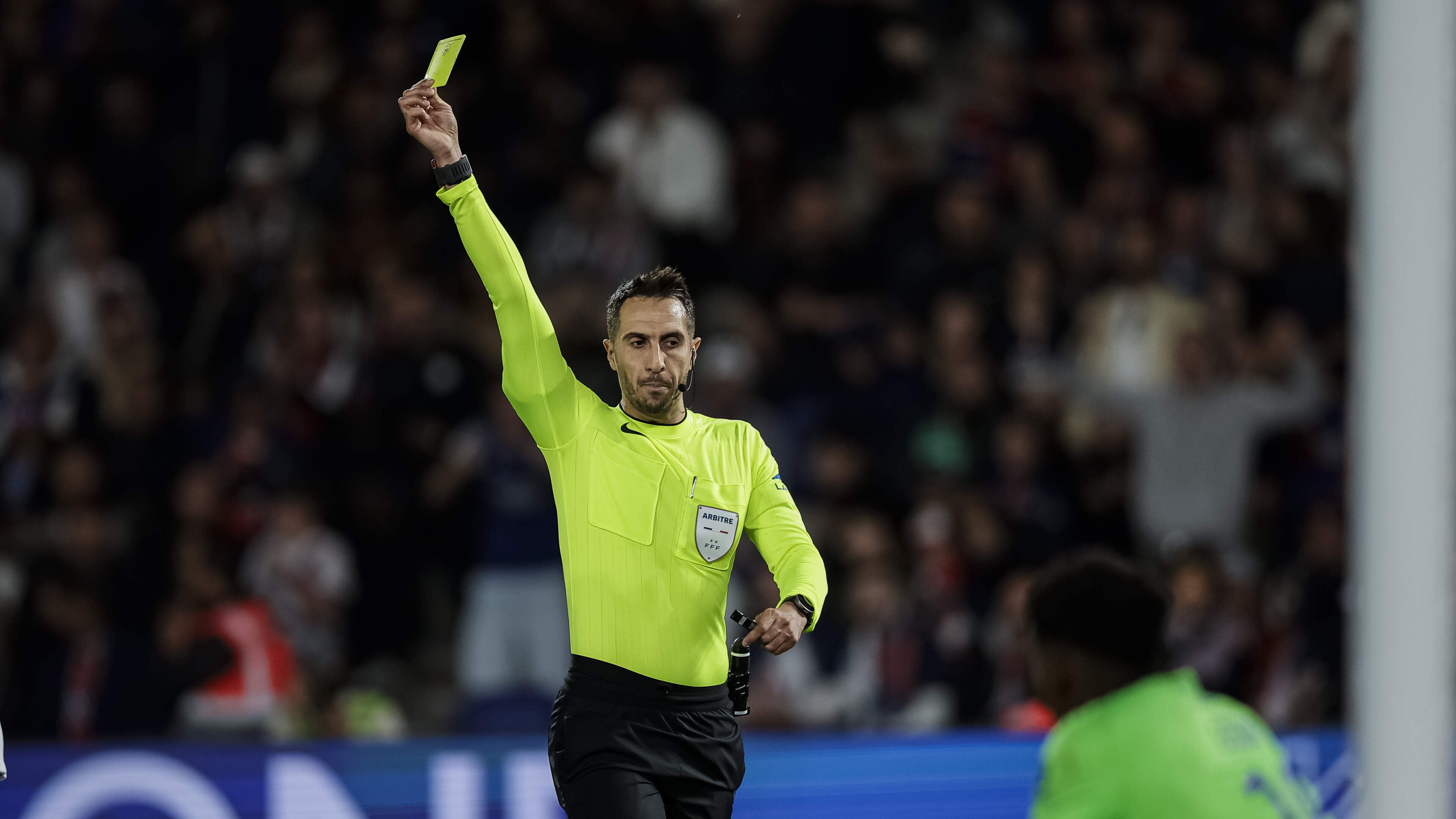 Frans OM eist voorwaardelijke celstraf tegen Ligue 1-arbiter na mishandeling: vriendin vreesde voor haar leven
