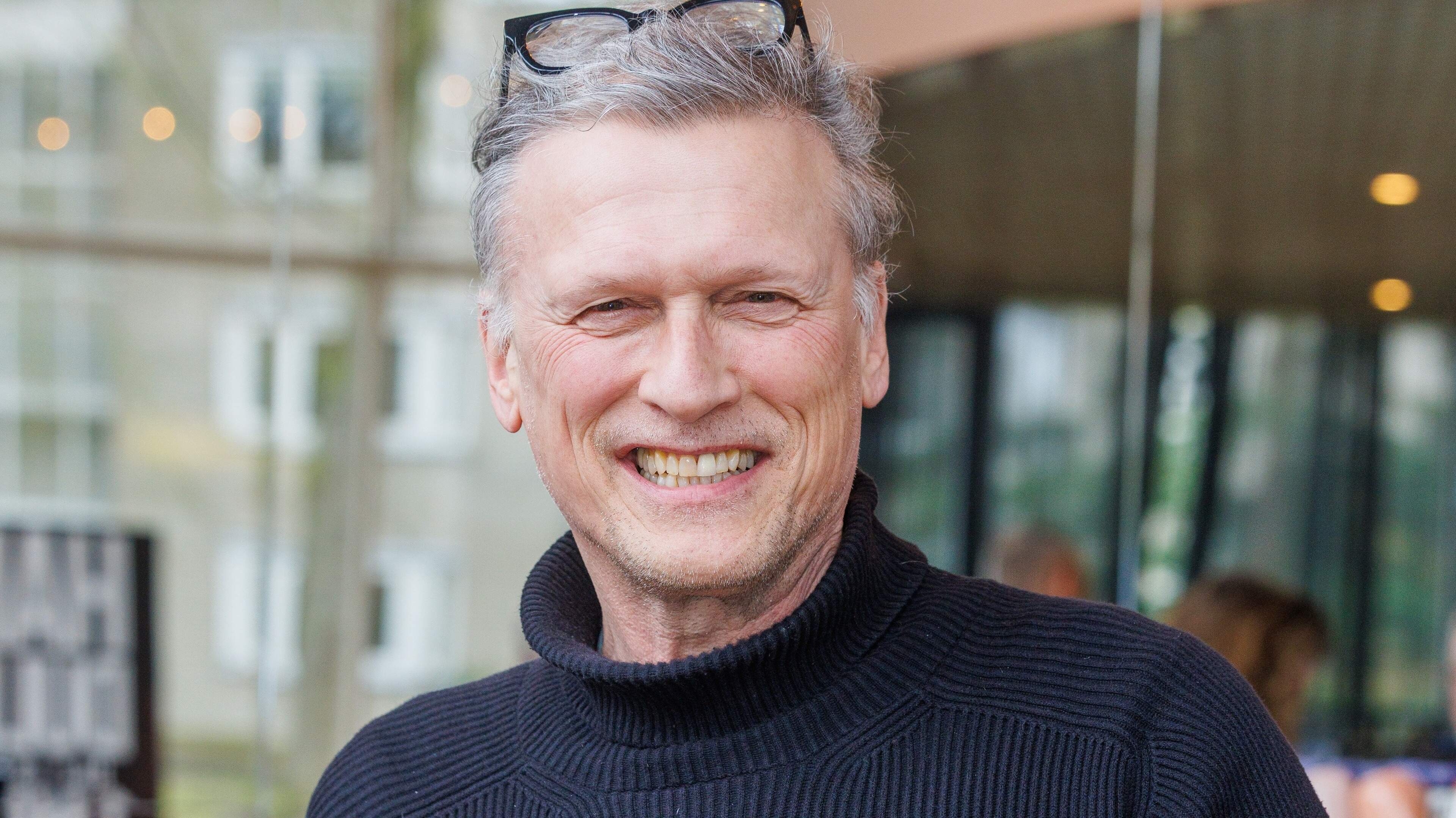 Presentator Bas Westerweel (62) onverwacht overleden