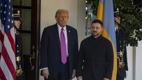 WASHINGTON DC, UNITED STATES - OCTOBER 17: United States President Donald Trump greets the Ukrainian President Volodymyr Zelenskyy at the White House in Washington DC, United States on October 17, 2025. Celal Gunes / Anadolu