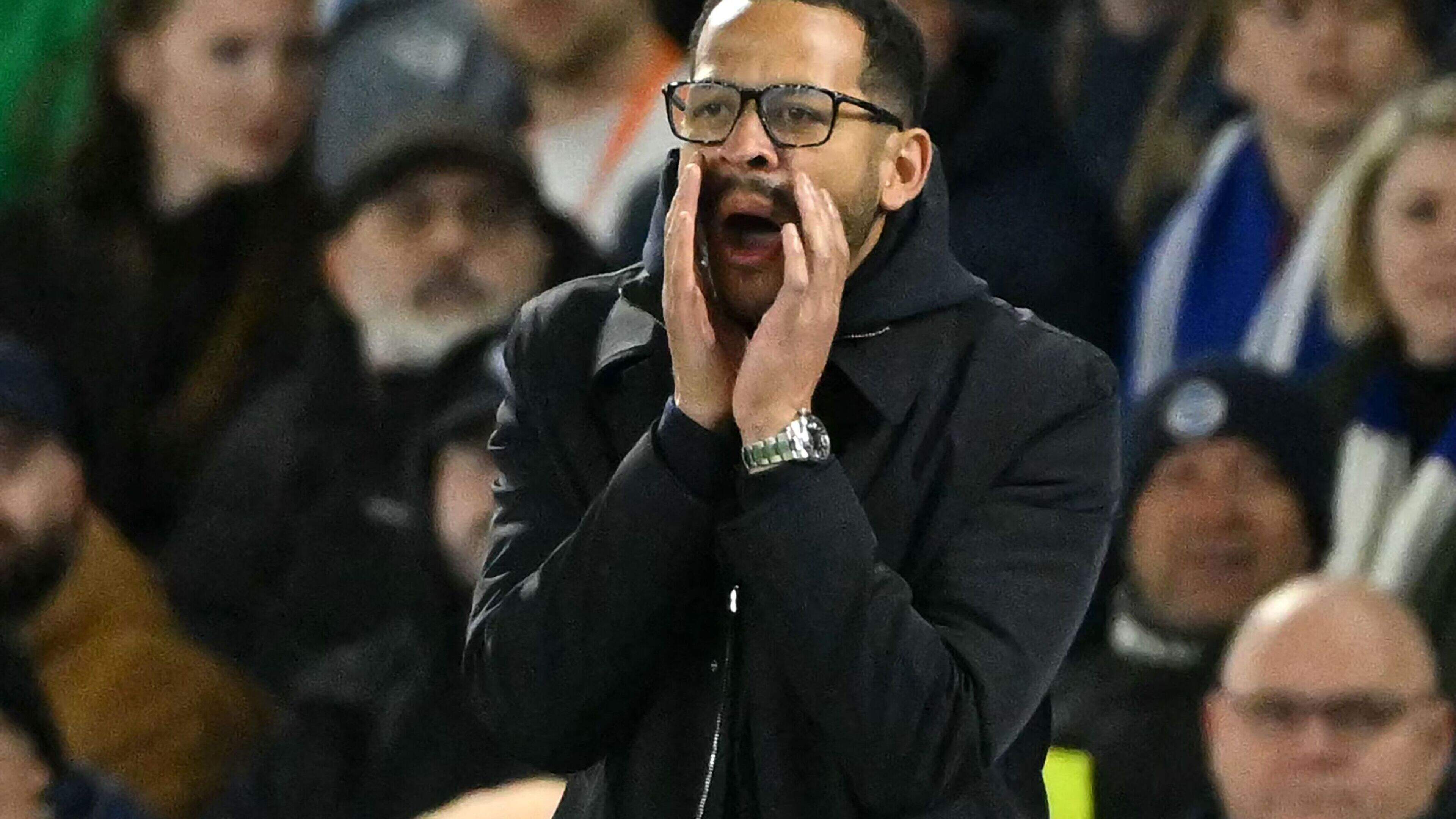 Chelsea zet slechtste reeks neer sinds het zinken van de Titanic en ontslaat trainer Liam Rosenior na amper vier maanden