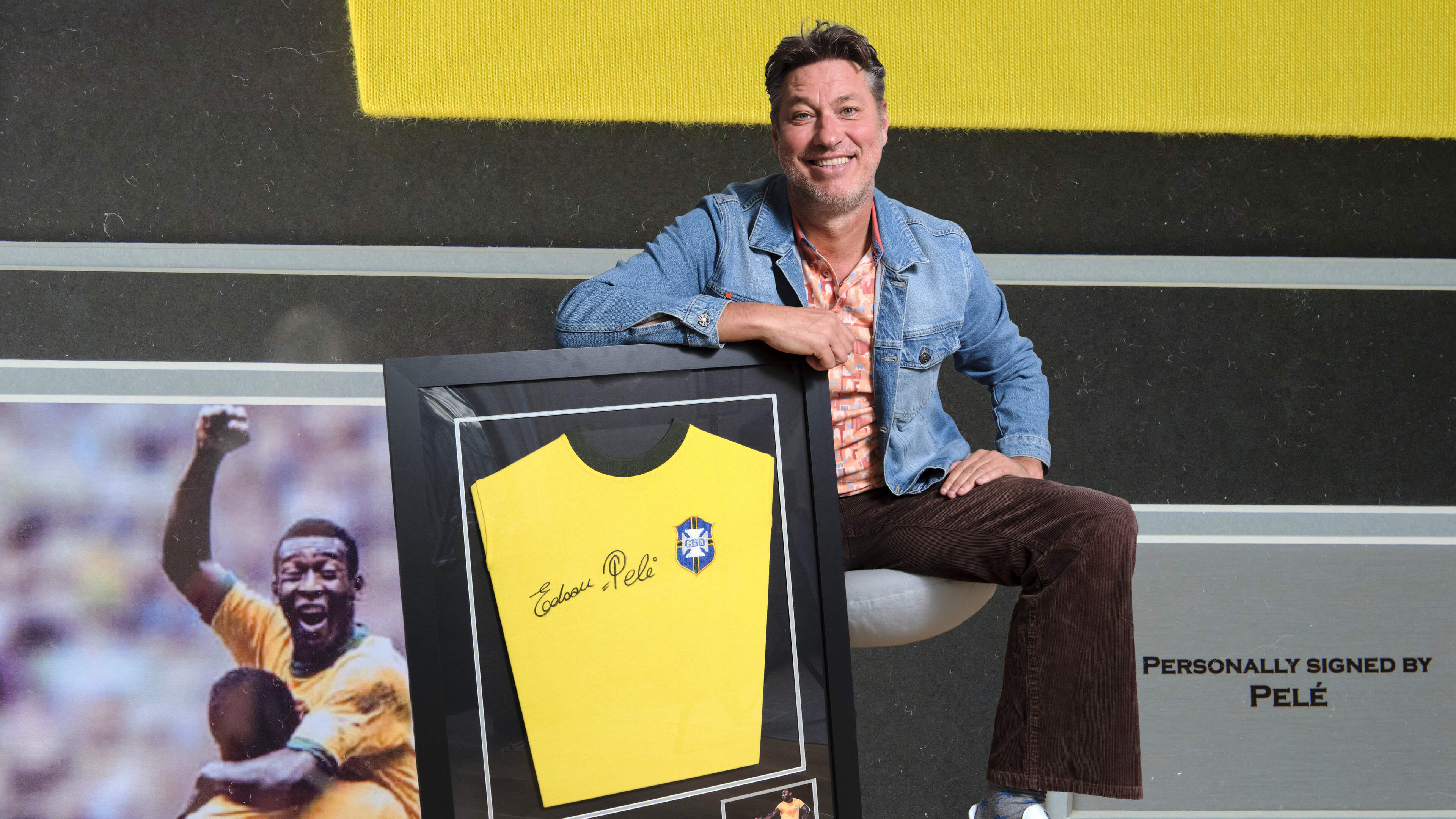 WK-shirt van Pelé siert verzameling Sander de Kram