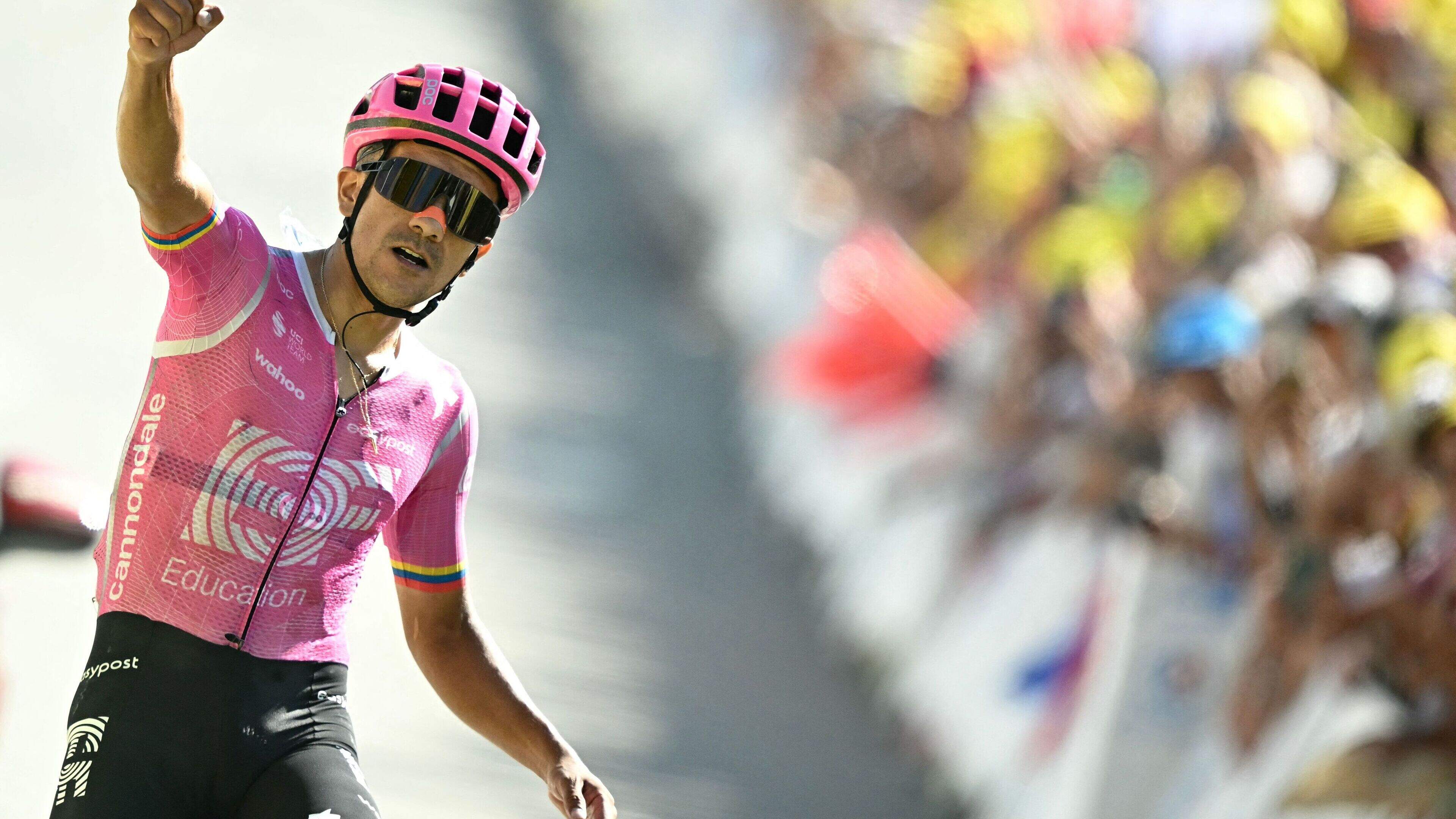 Uitslag en standen Tour de France: Richard Carapaz pakt ritzege na verwoede strijd om bolletjestrui