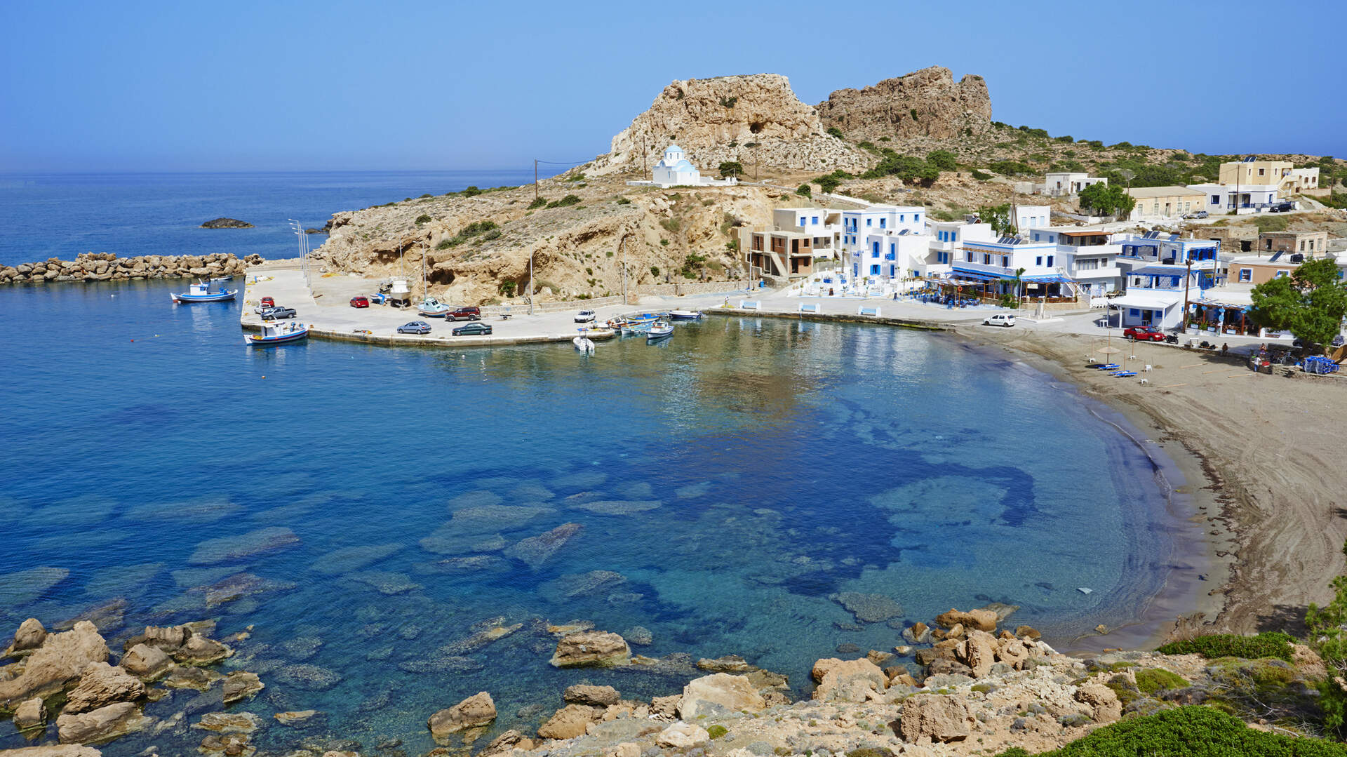 Extreme drought in Greece: holidaymakers urged to save water