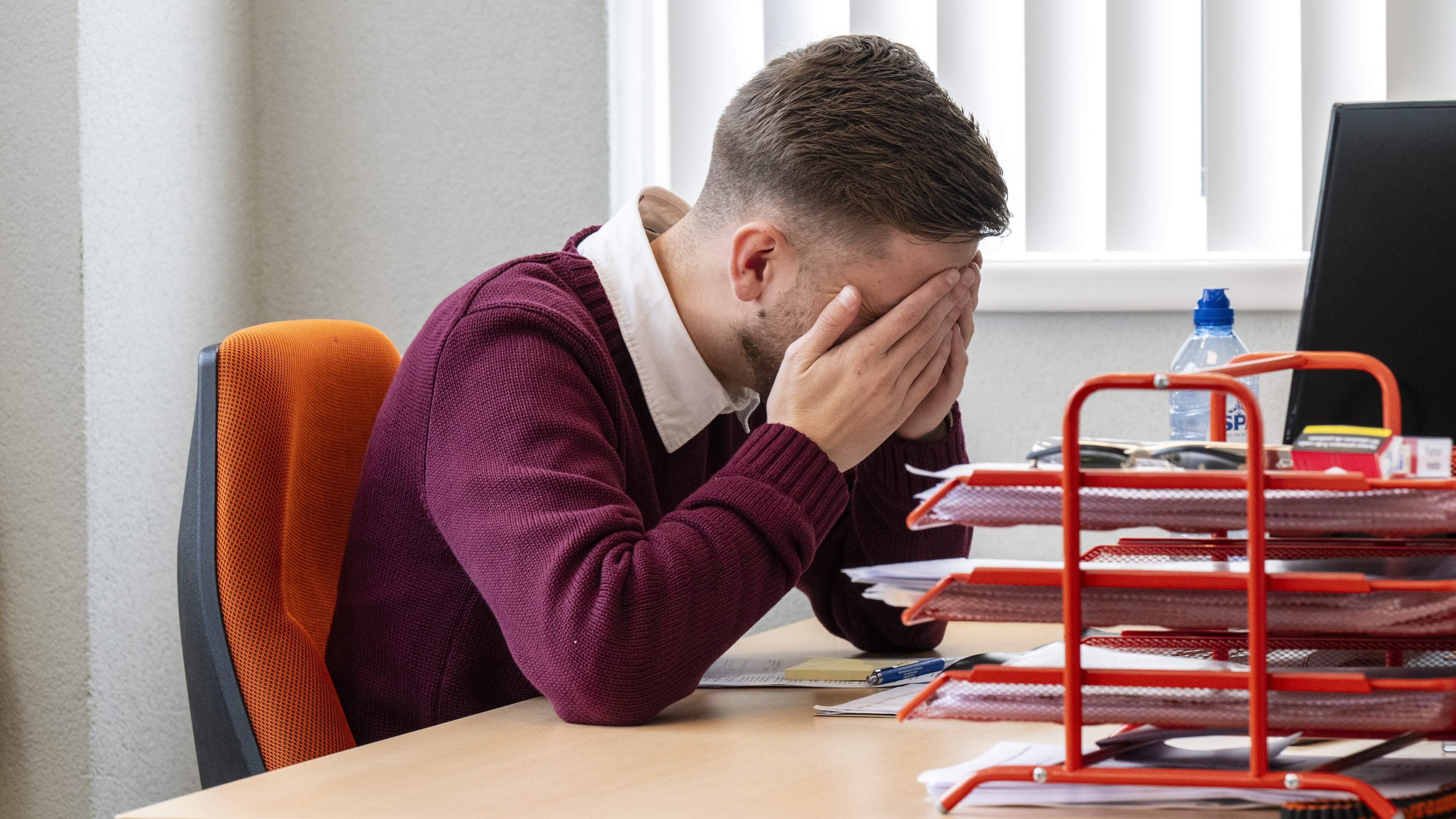 Tot diep in de nacht wedstrijd Oranje kijken en daarna met kater op het werk? Dit zijn je rechten en plichten
