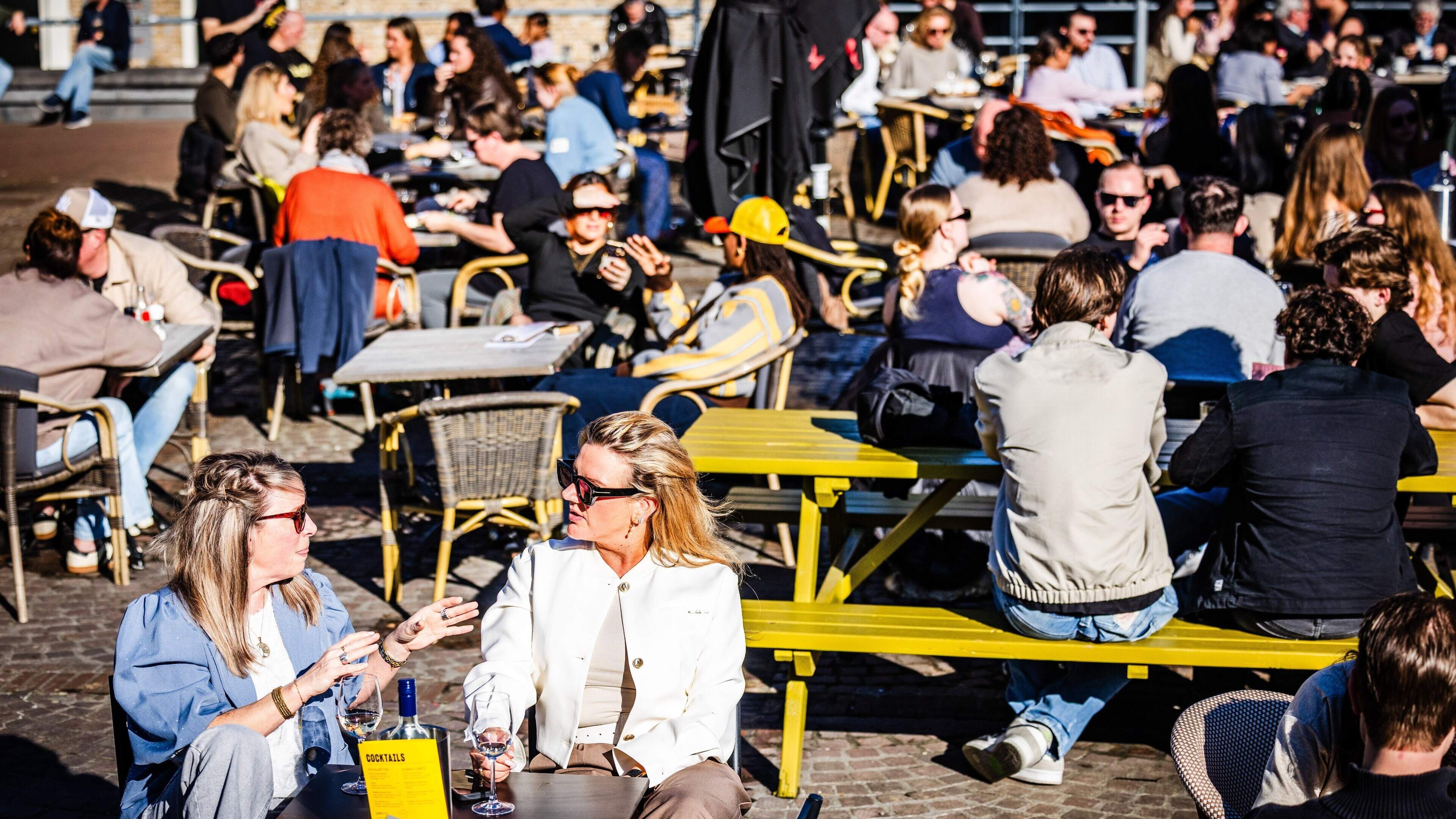 Zon breekt door na grijze vrijdagochtend, ook weekend klaart op
