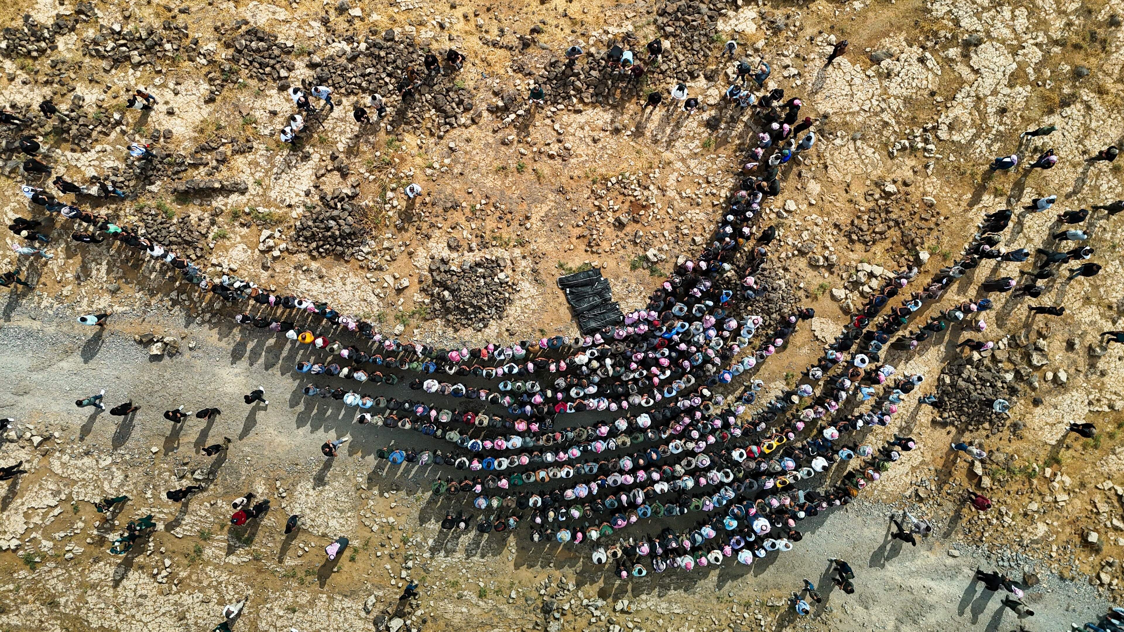 Jordanië neemt wraak, luchtaanvallen in Zuid-Syrië na aanslag op kerk in Karak: ’We zullen ze met een ijzeren vuist straffen’