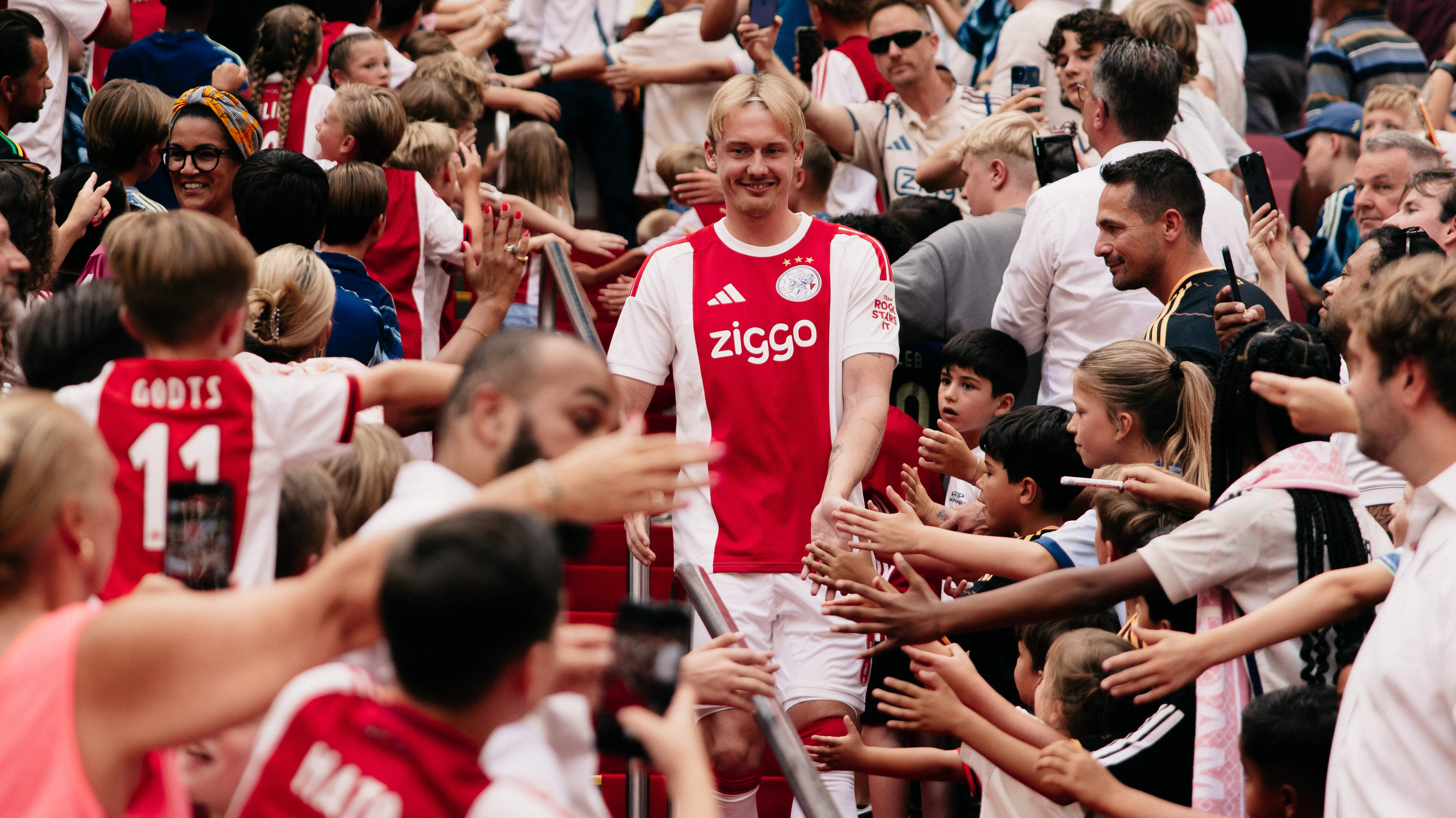 Ajax-aanwinst Julian Brandt onder de indruk: ’Het project van Jordi Cruijff spreekt me enorm aan’