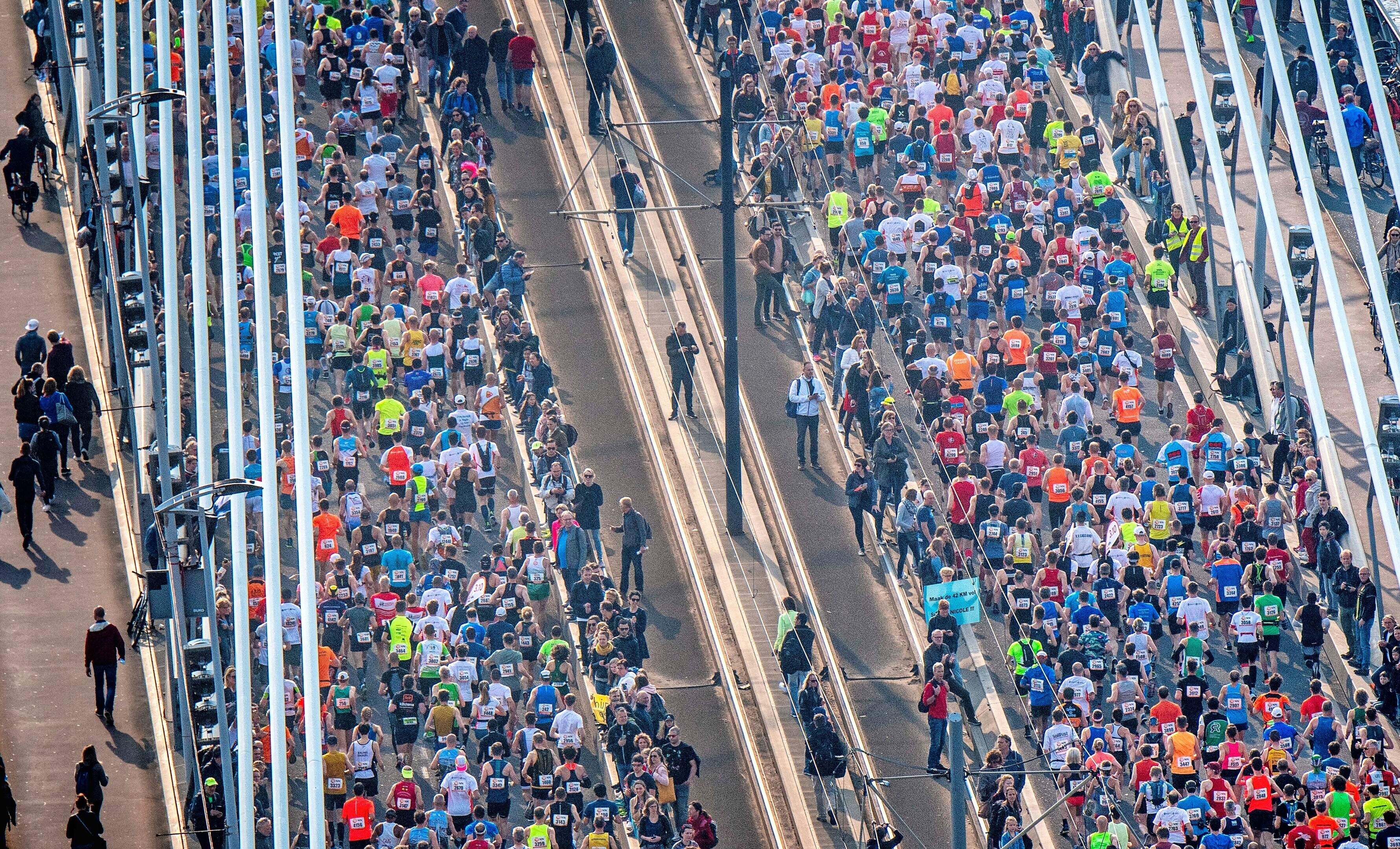Marathongekte grijpt om zich heen: sneller dan ooit, maar gemiddelde finishtijd stijgt omdat ’iedereen’ wil lopen
