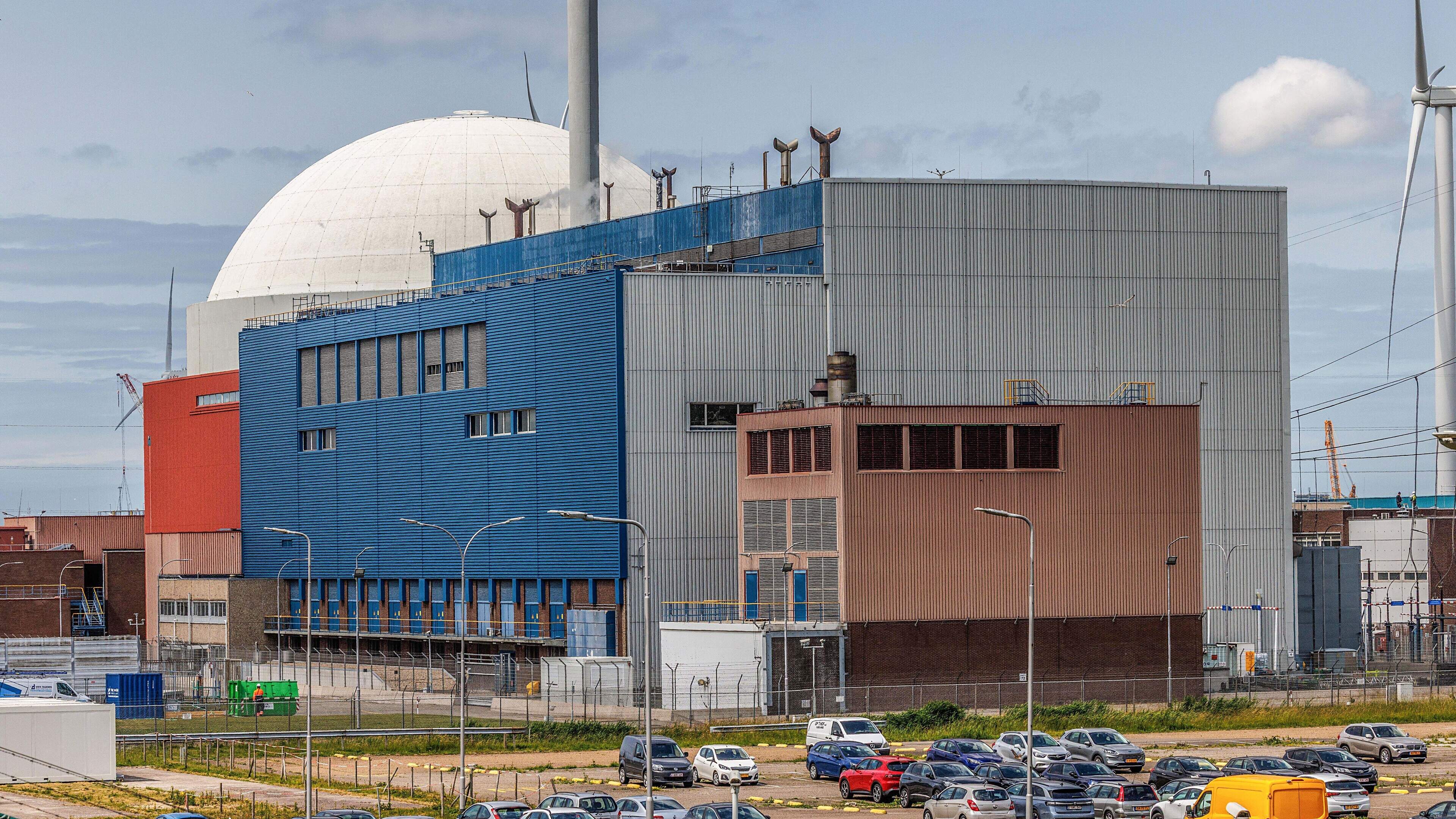 Kabinet zet in op nieuwe kerncentrales in Terneuzen en Eemshaven, Borssele langer open
