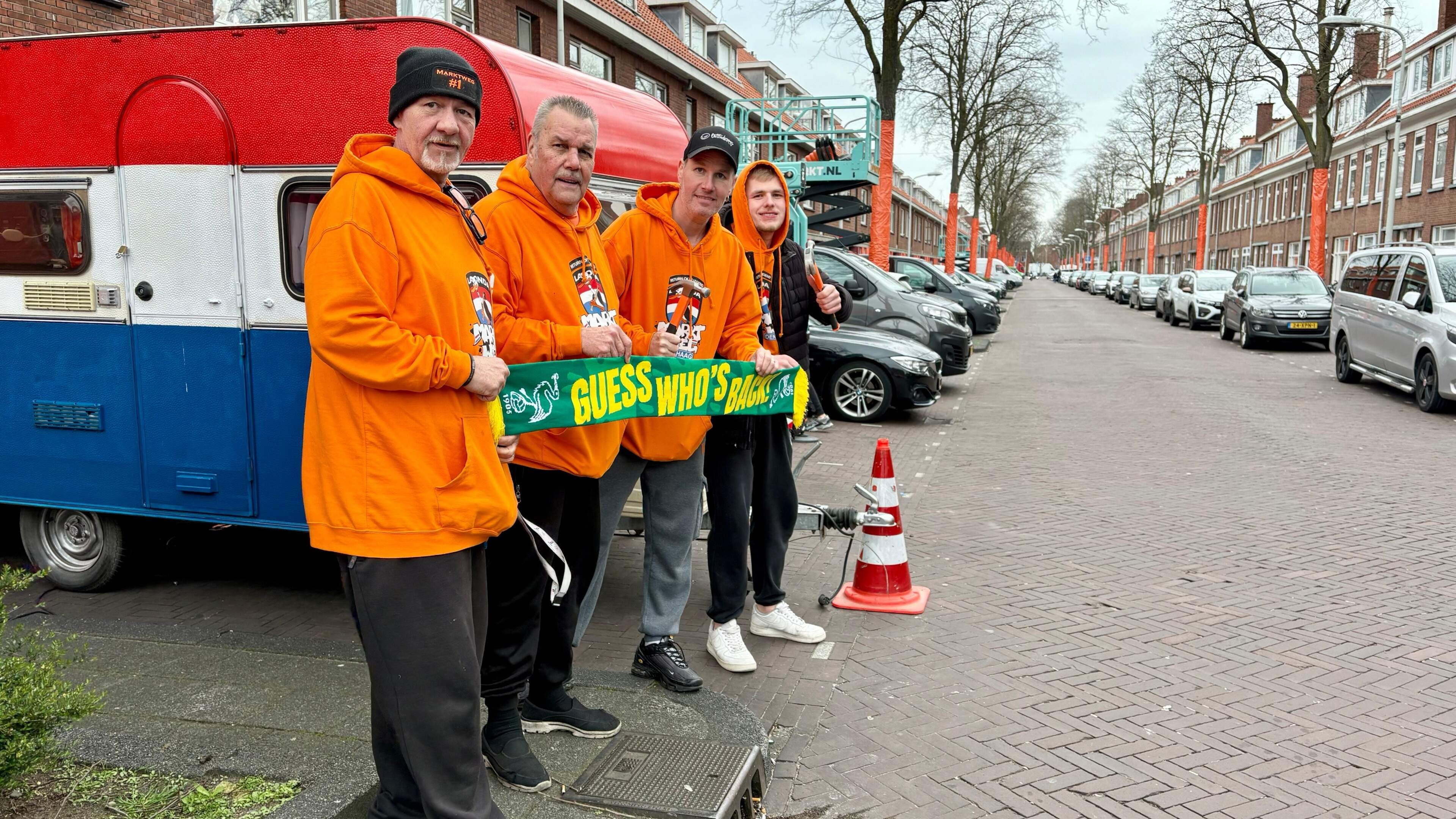 Deze Haagse straat wordt twee maanden voor het WK al helemaal oranje: ’Als mensen echt niet willen, kunnen ze dat aangeven’