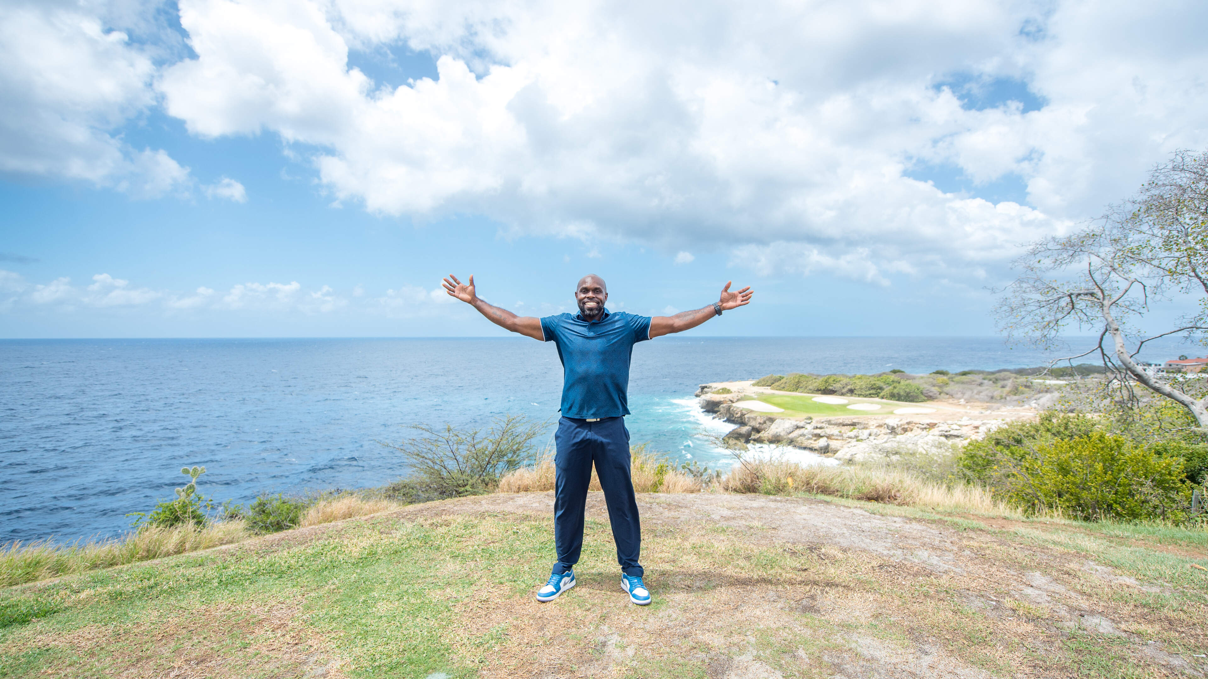 Nieuwe missie Churandy Martina op Curaçao: ’Ik kan niet elke dag met een pina colada op het strand gaan zitten’