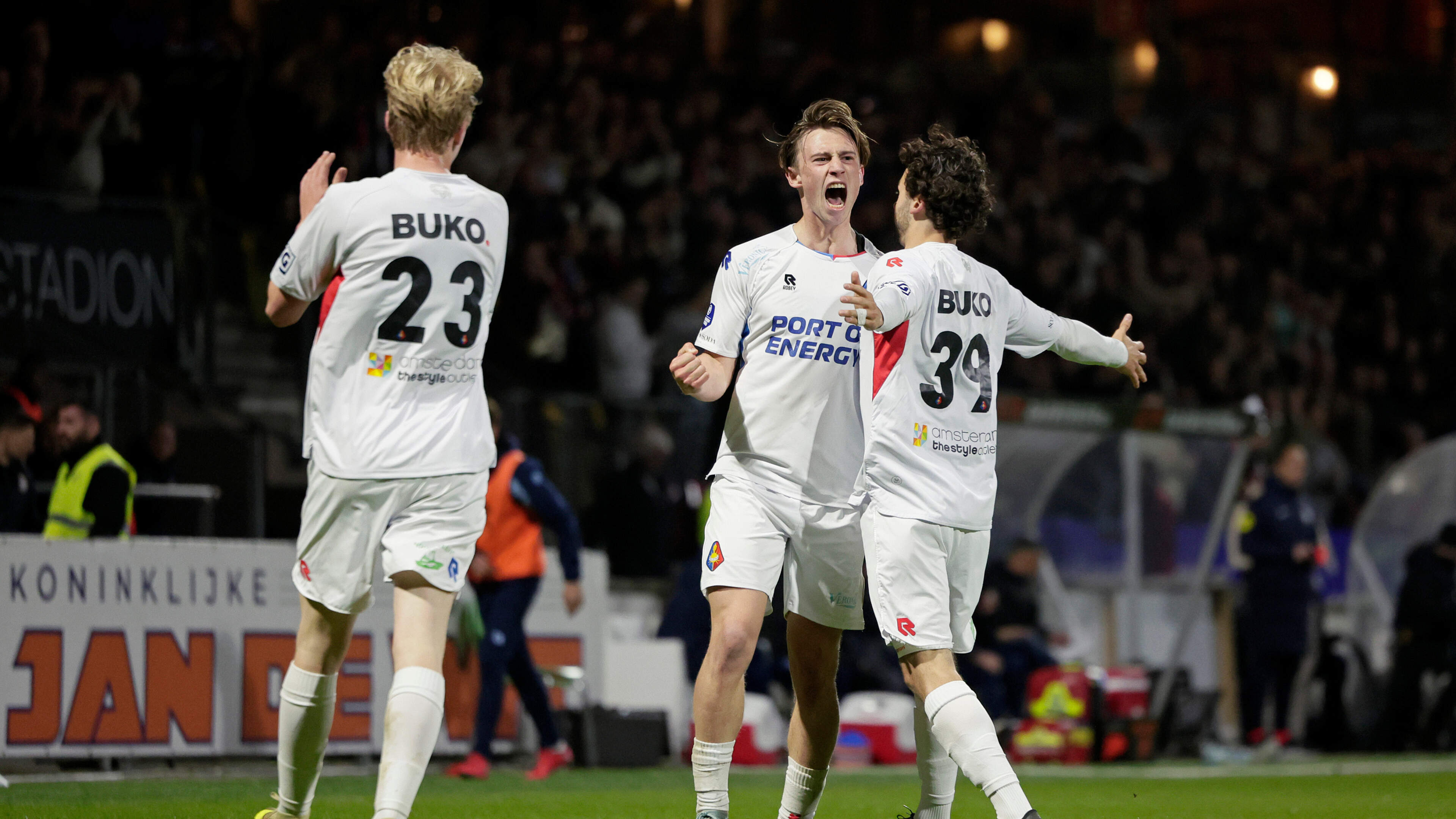 AZ-huurling Sem van Duijn geniet van productief Telstar: ’Bijzonder dat we dat voor elkaar hebben gekregen’