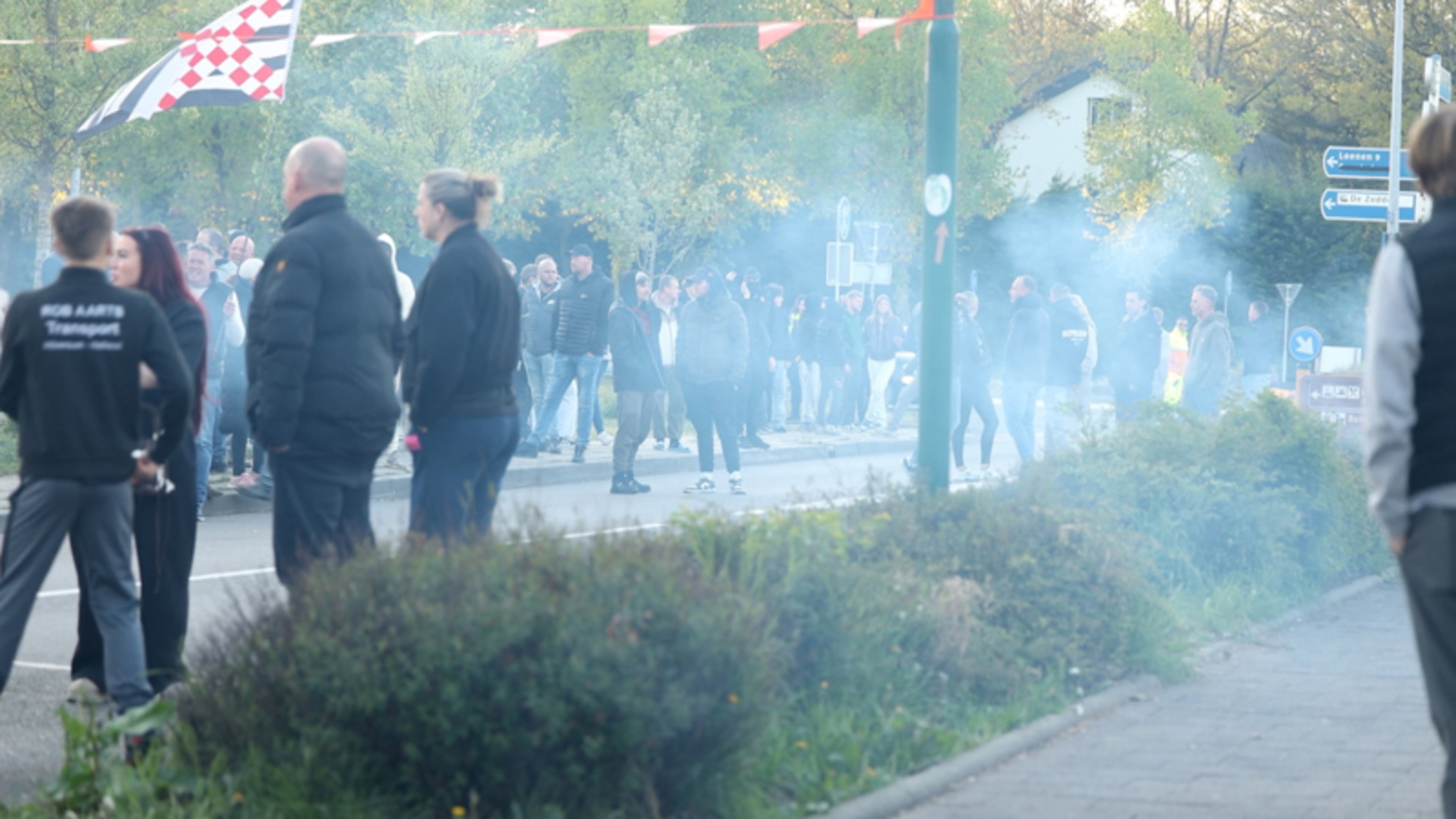 Opnieuw demonstratie in Loosdrecht: agenten bekogeld met zwaar vuurwerk