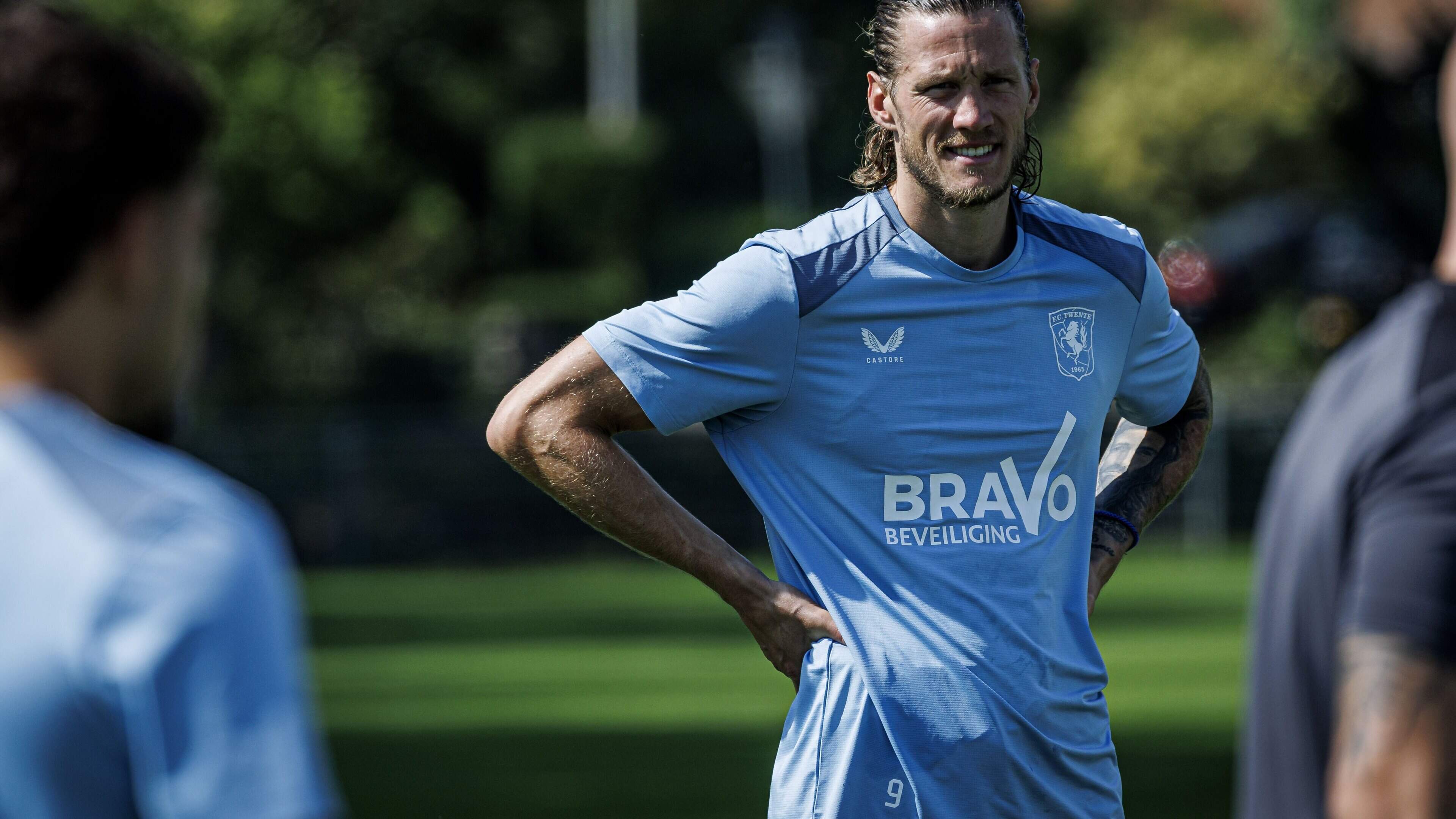 Wout Weghorst klaar voor FC Twente-debuut: ’Geen reden om hem niet op te stellen’
