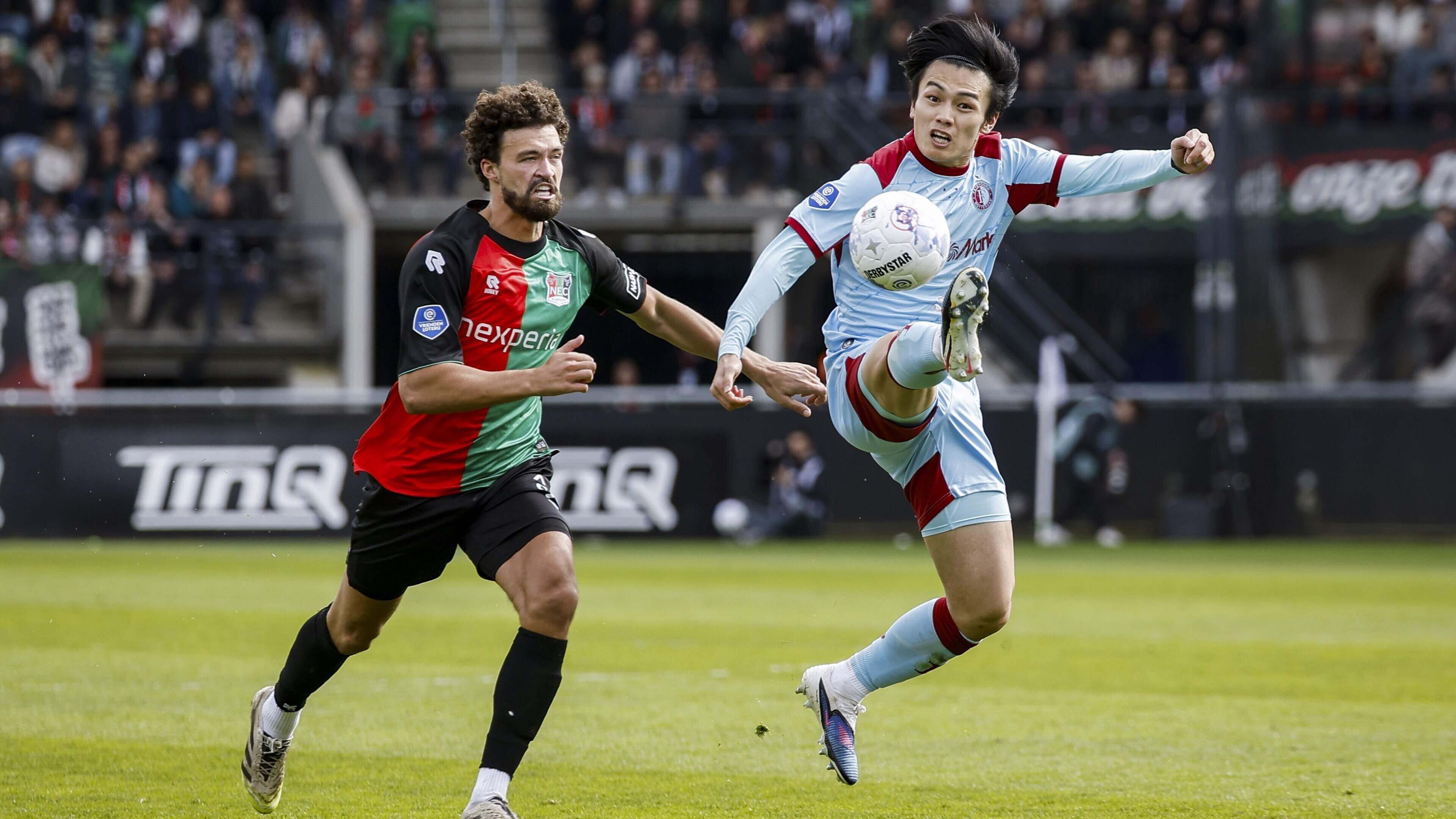 ’Ontsnapte’ NEC-verdediger Philippe Sandler: ’Ik denk dat de scheidsrechter het beter weet dan iemand van Feyenoord of NEC’