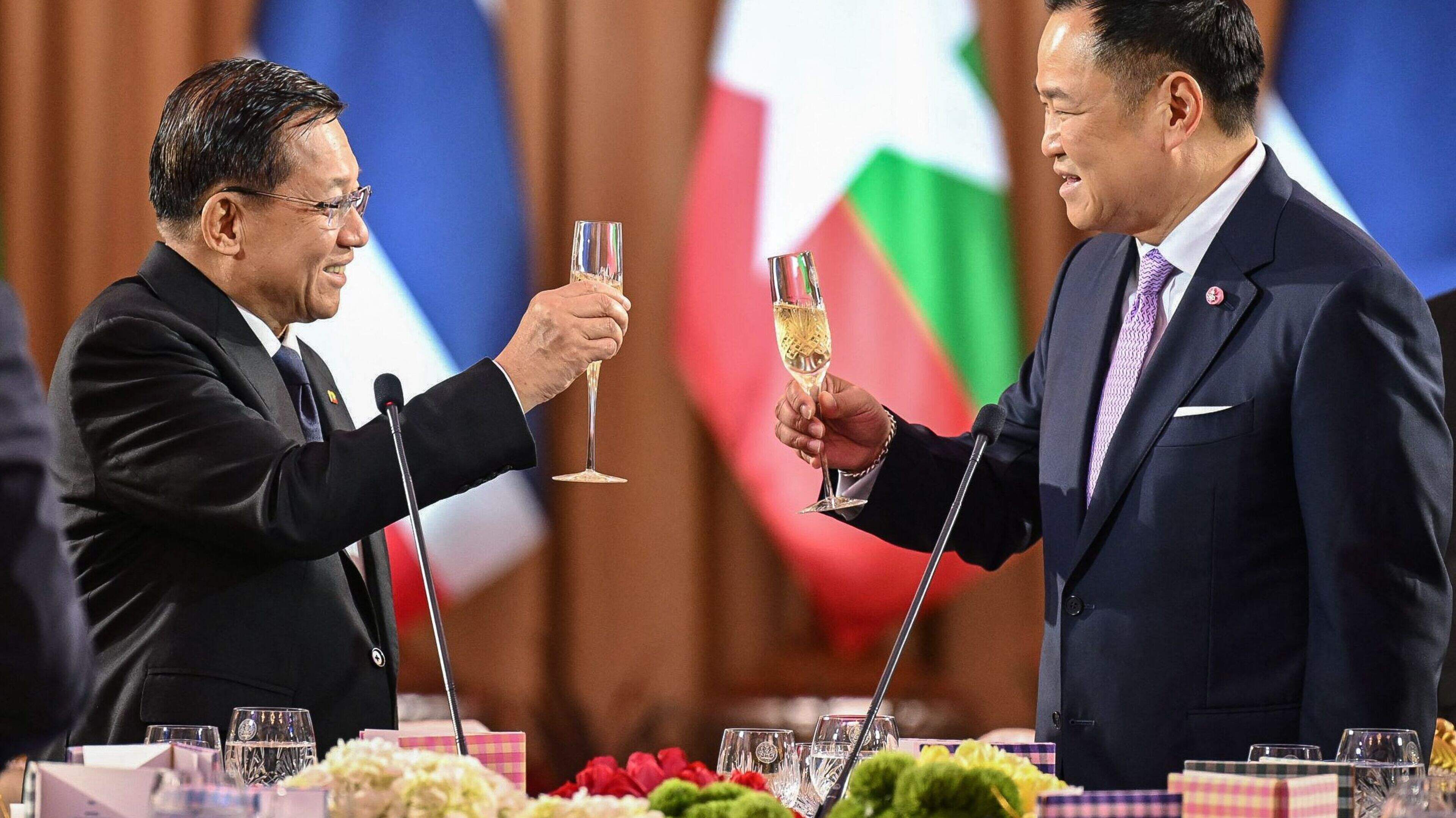 Thailand eert Myanmarese coupleider, die zijn land in oorlog en chaos stortte