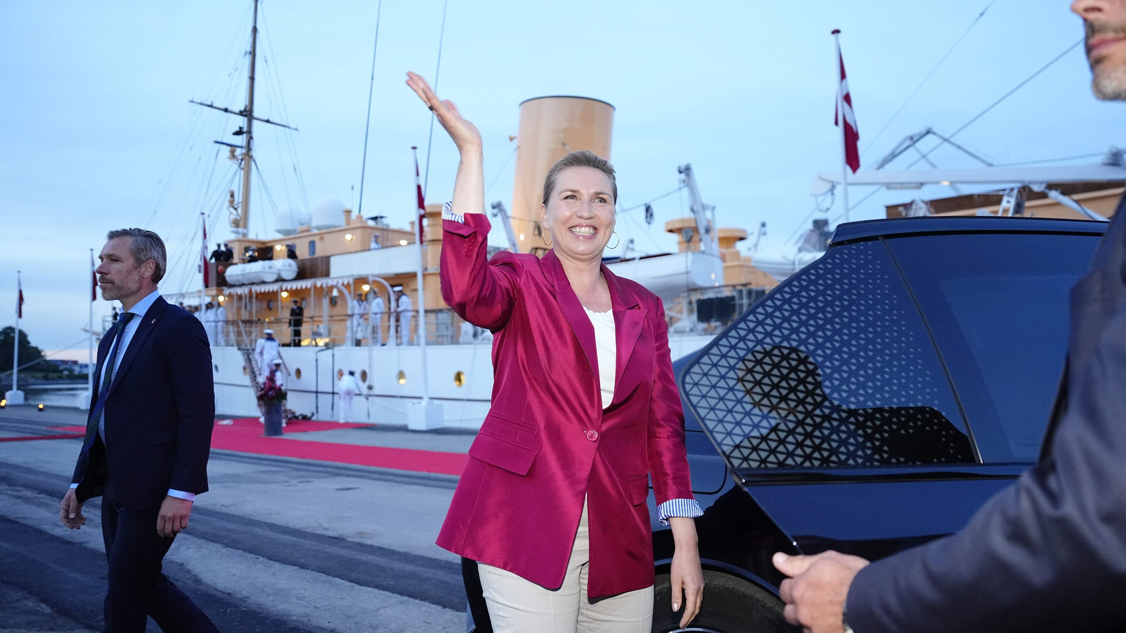 Premier Frederiksen rondt historisch lange formatie af: nieuwe centrumlinkse coalitie in Denemarken
