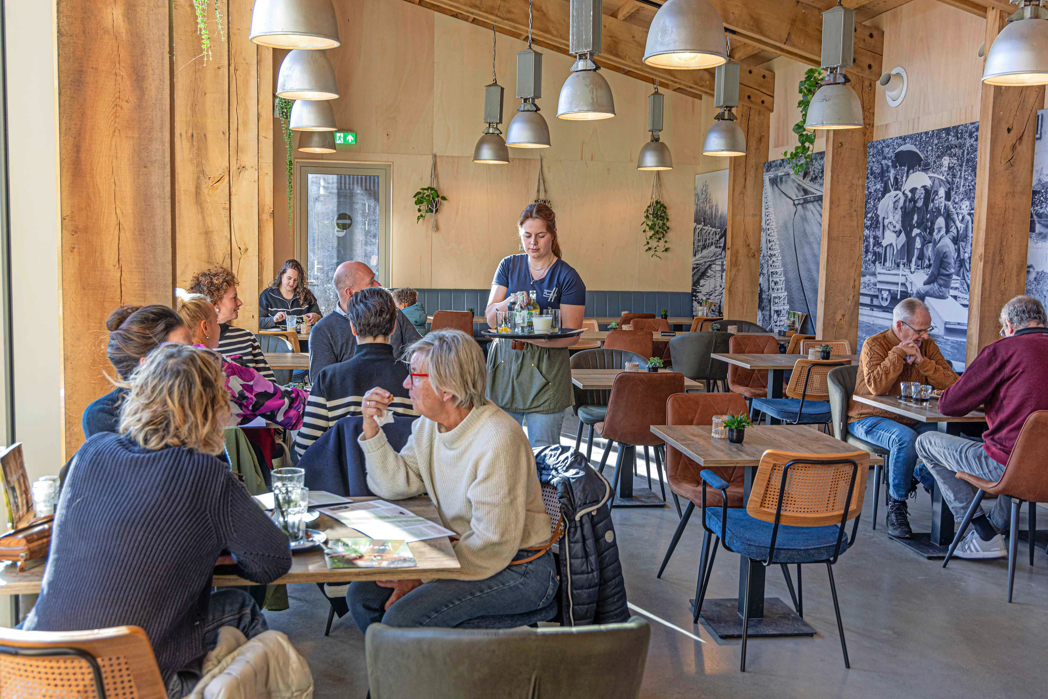 Recensie: Bij restaurant Het ProefLab worden honden enorm verwend, maar het eten voor hun baasjes ka