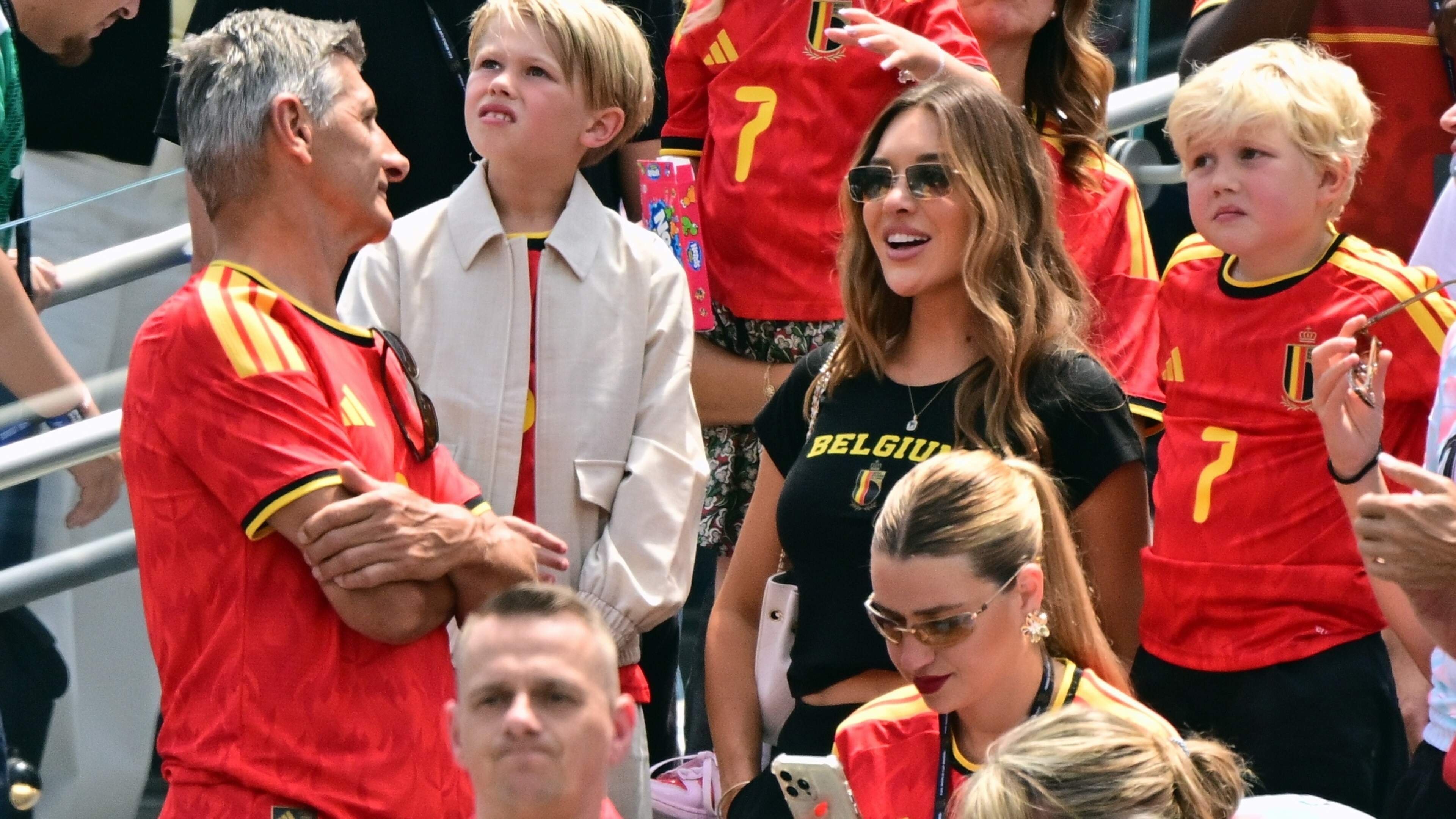 Zoontje (10) Kevin De Bruyne in tranen tijdens WK-duel België