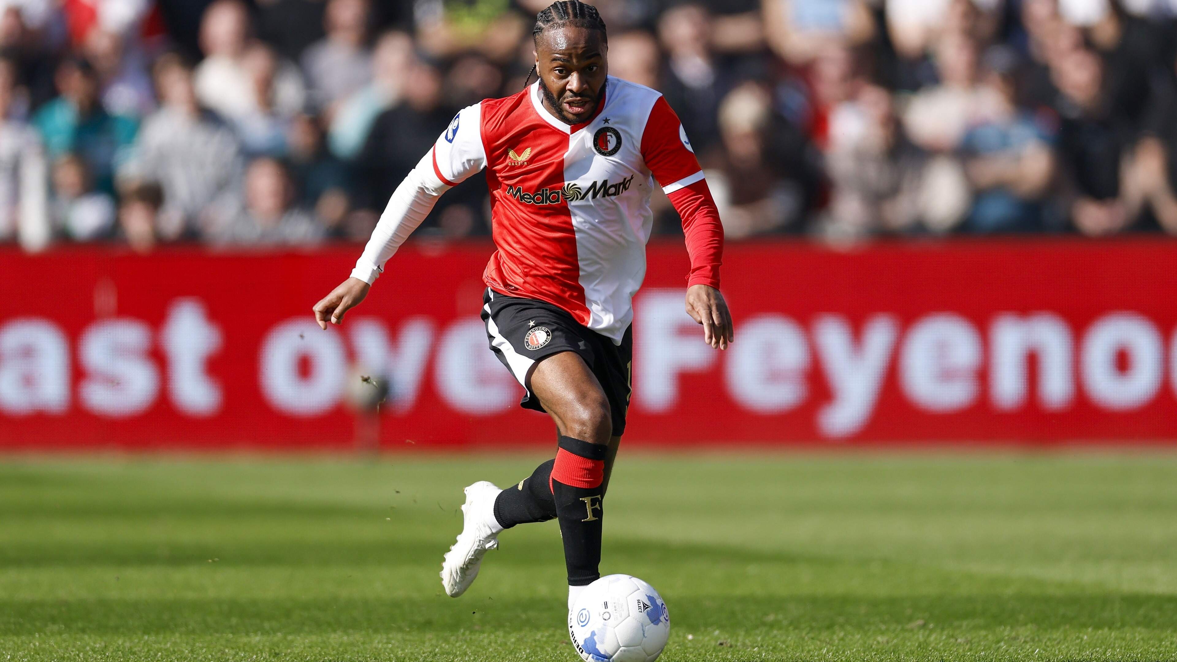 Raheem Sterling zondag in Feyenoord-basis tegen PEC Zwolle: ’Een leuk moment voor hem’