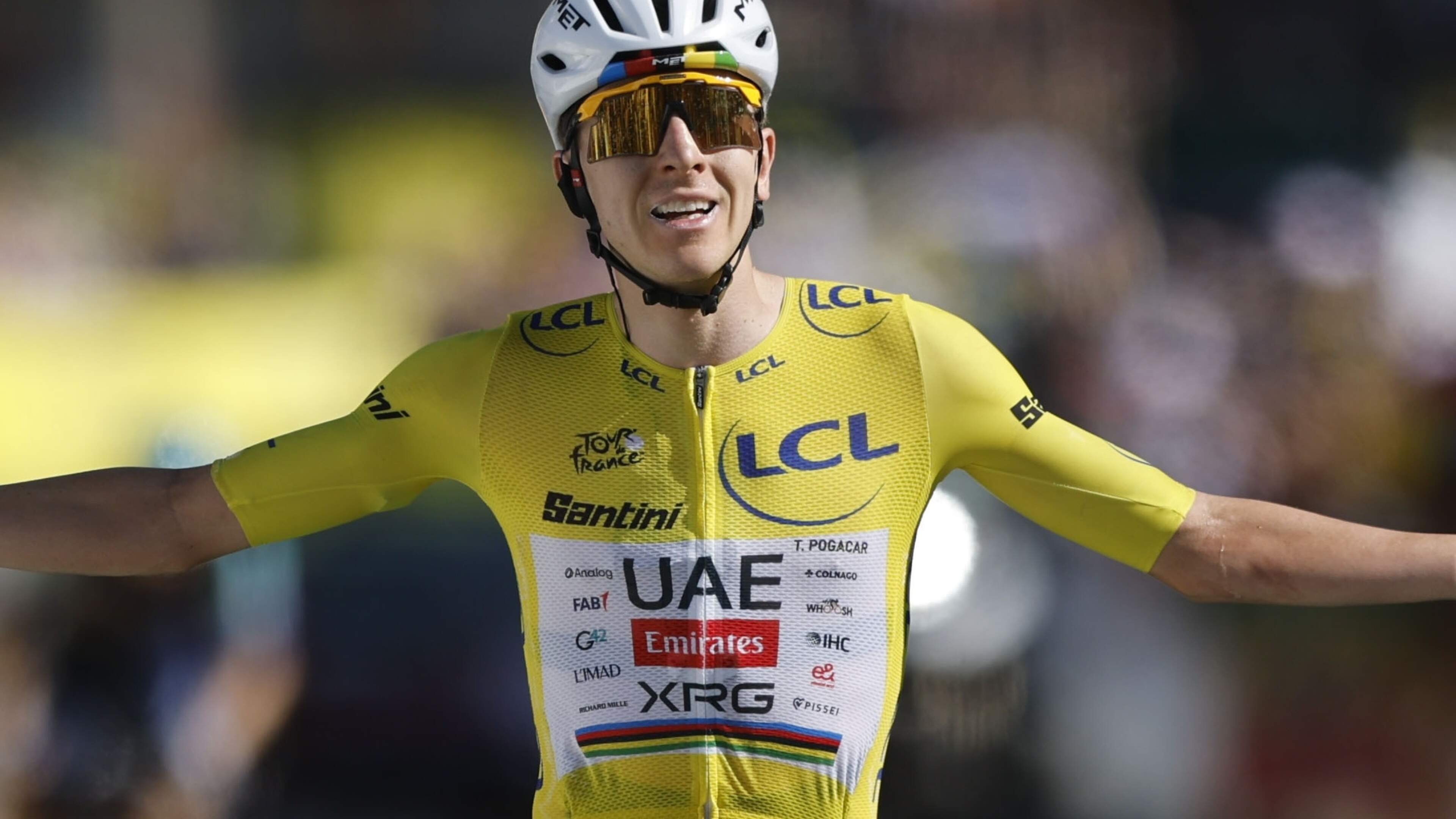 Tadej Pogacar zet de concurrentie in Tour de France flink te kijk met superzege op Alpe d’Huez