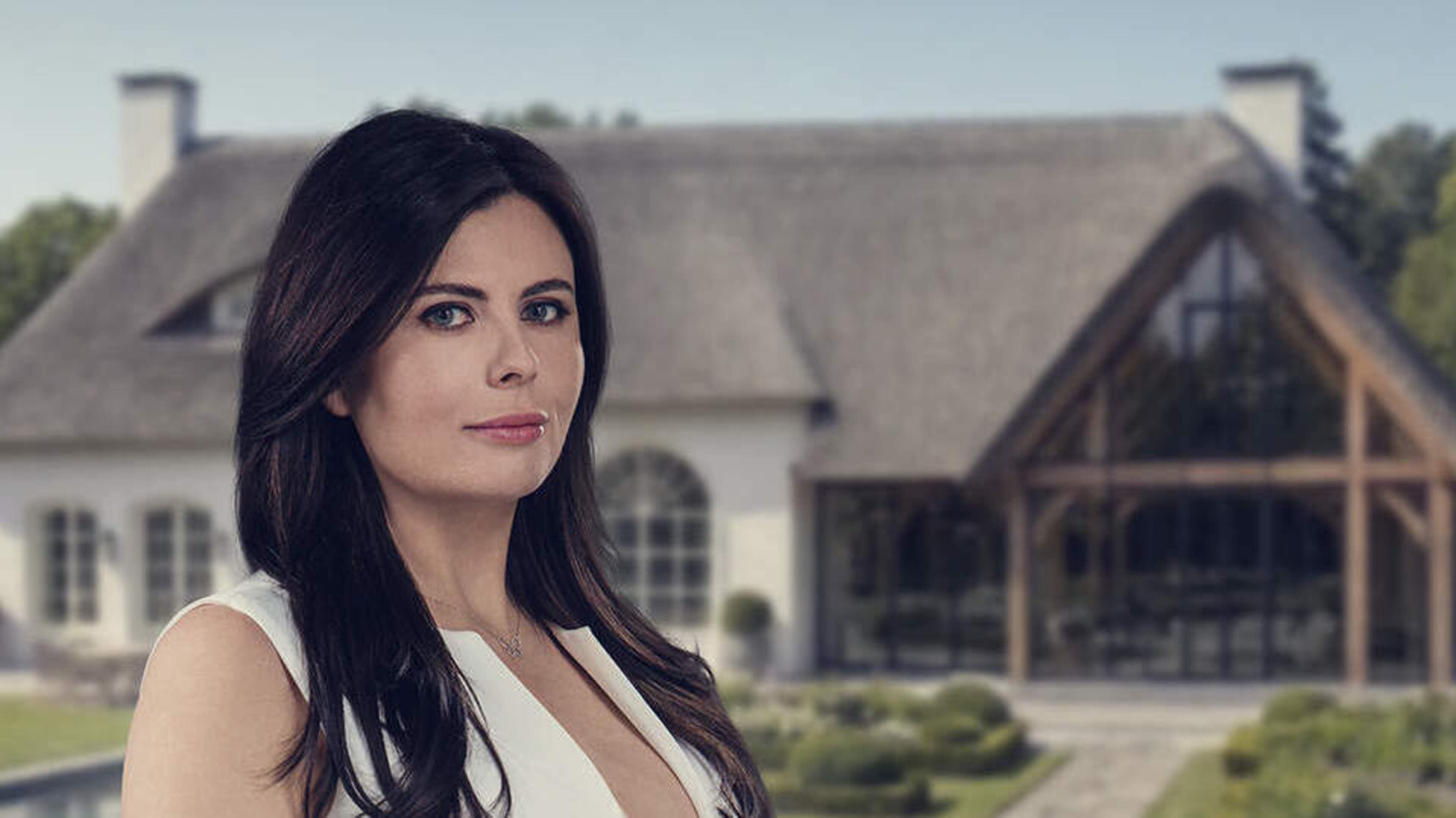 Gooise Mandy Heruer uit makelaarsserie Million Dollar Listing: ’Ik rij in een Porsche, maar werk wel keihard voor mijn centen’