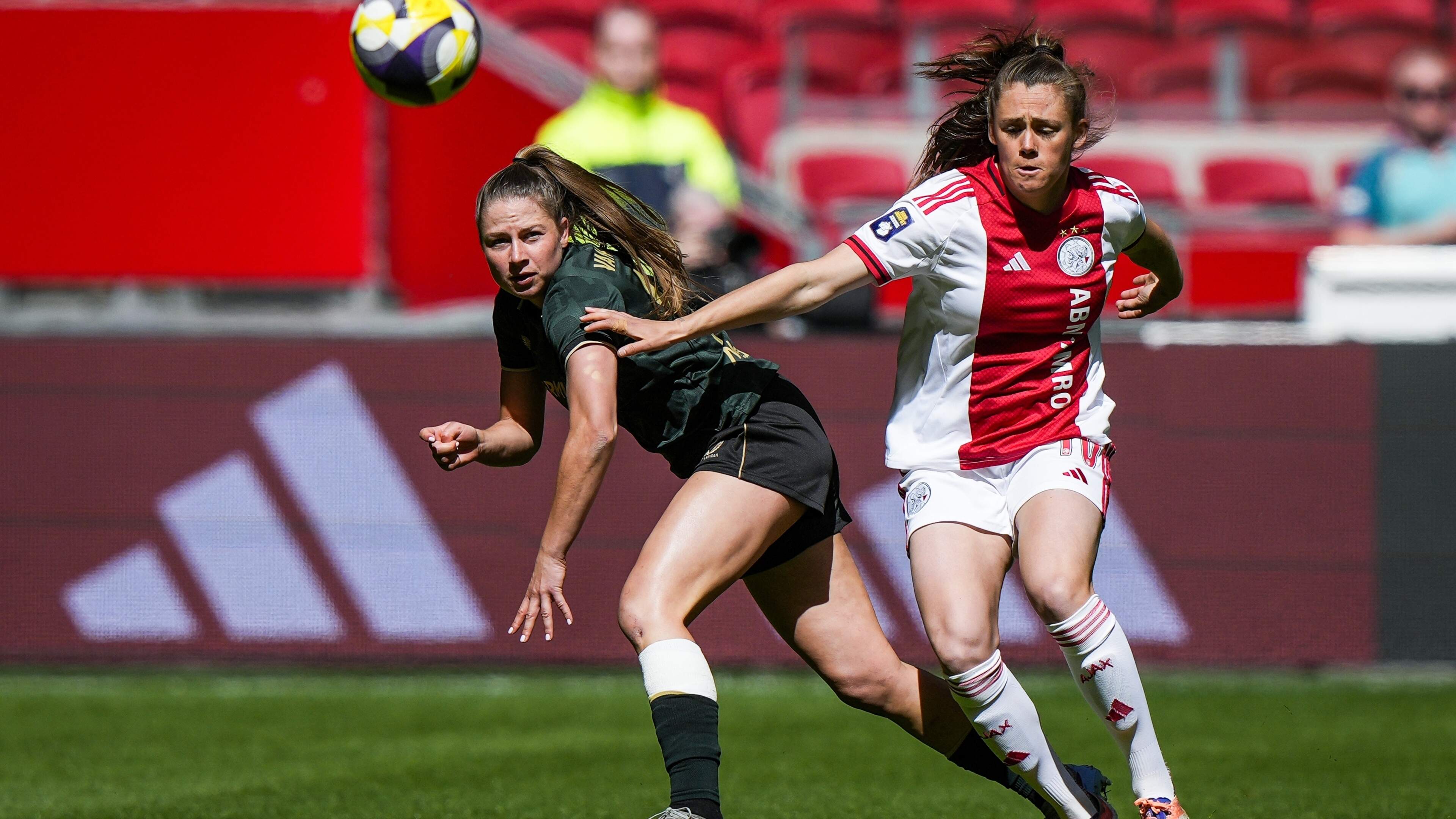Ajax Vrouwen niet langs Feyenoord in Klassieker, Twente en PSV krijgen kans om te profiteren