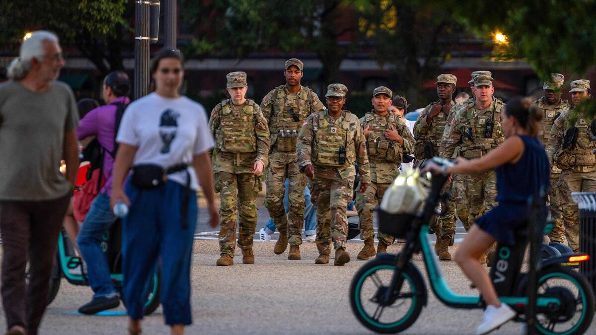 トランプの要請で、共和党の州は何百人ものメンバーをワシントンに送り込んでいます