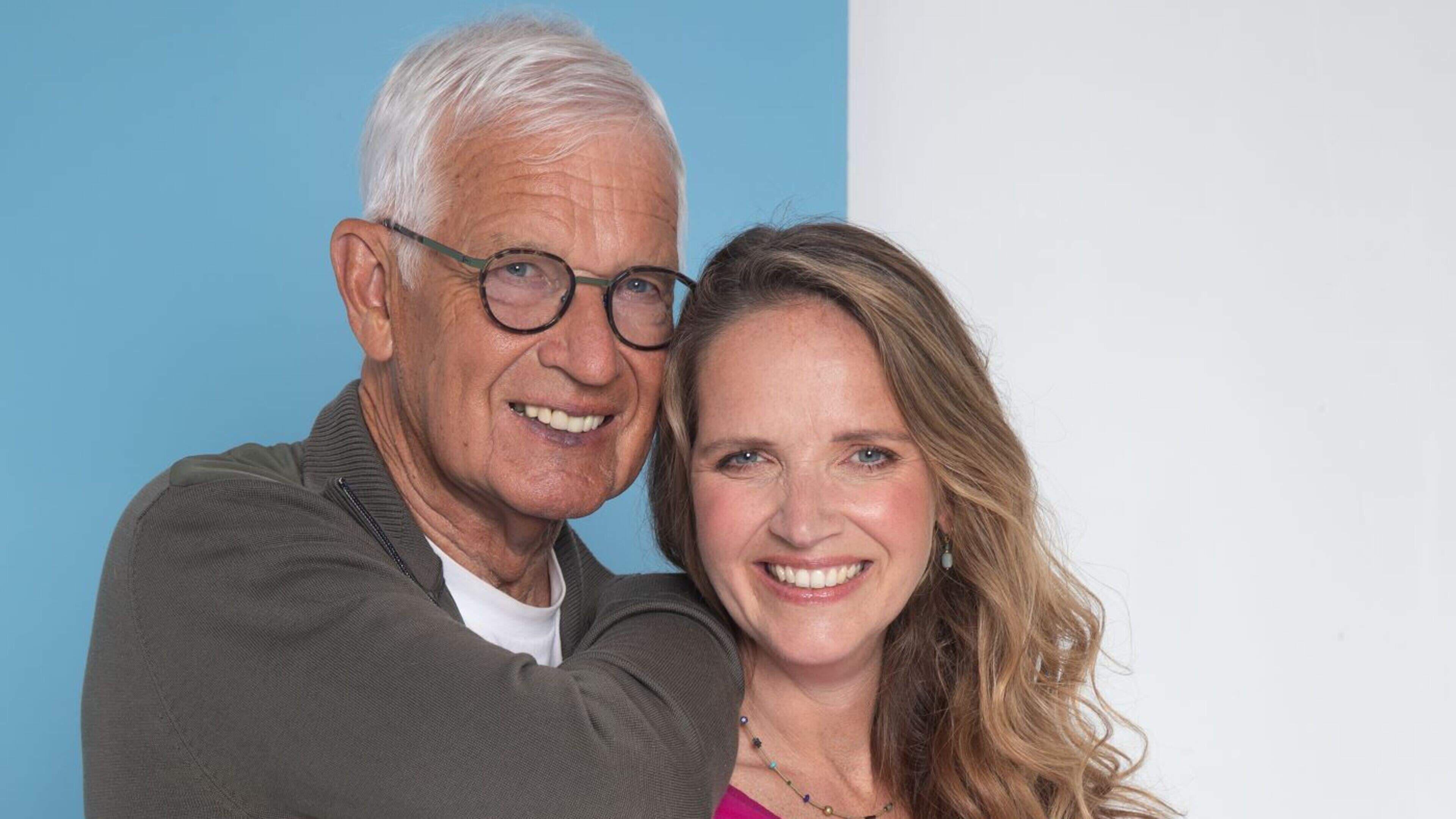 Martine (45) lijkt sprekend op vader Bert (78): ’Ik vind het heel knap hoe hij met zijn diagnose omgaat’