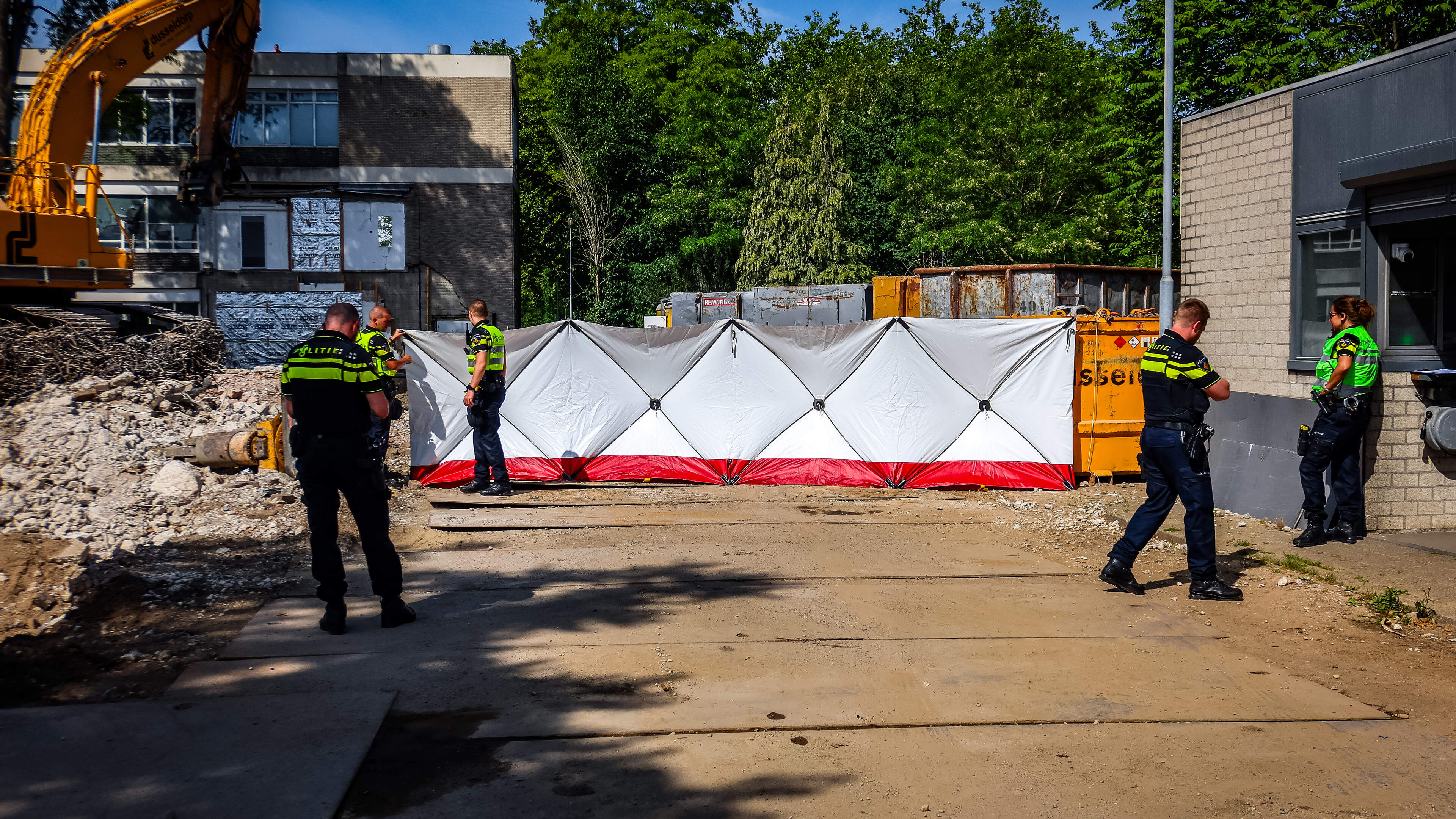 Dode bij sloopwerkzaamheden in Utrecht: onderdeel losgekomen van kraan