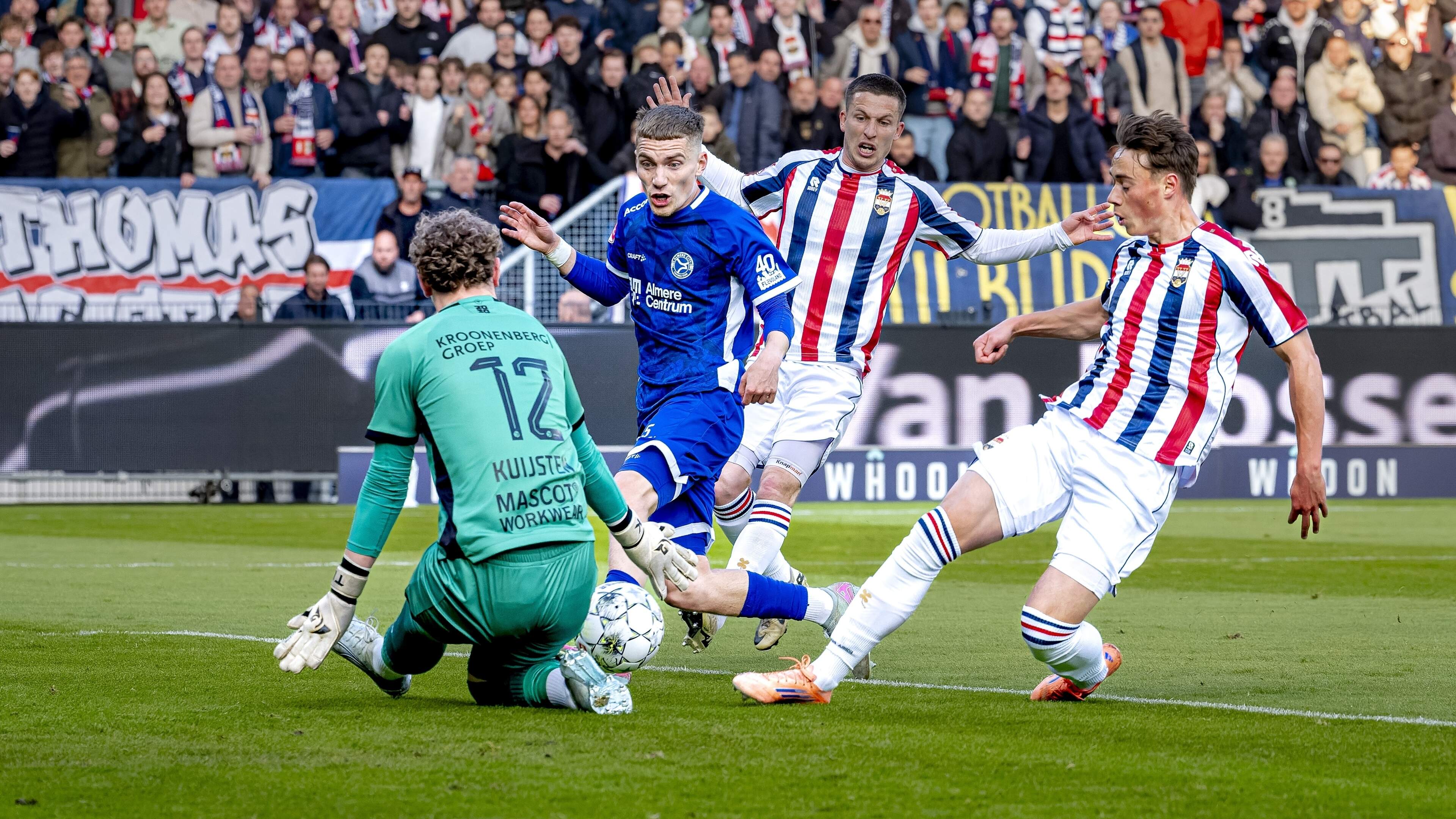 LIVE Willem II heeft dankzij keepersfout Almere City finale play-offs binnen handbereik