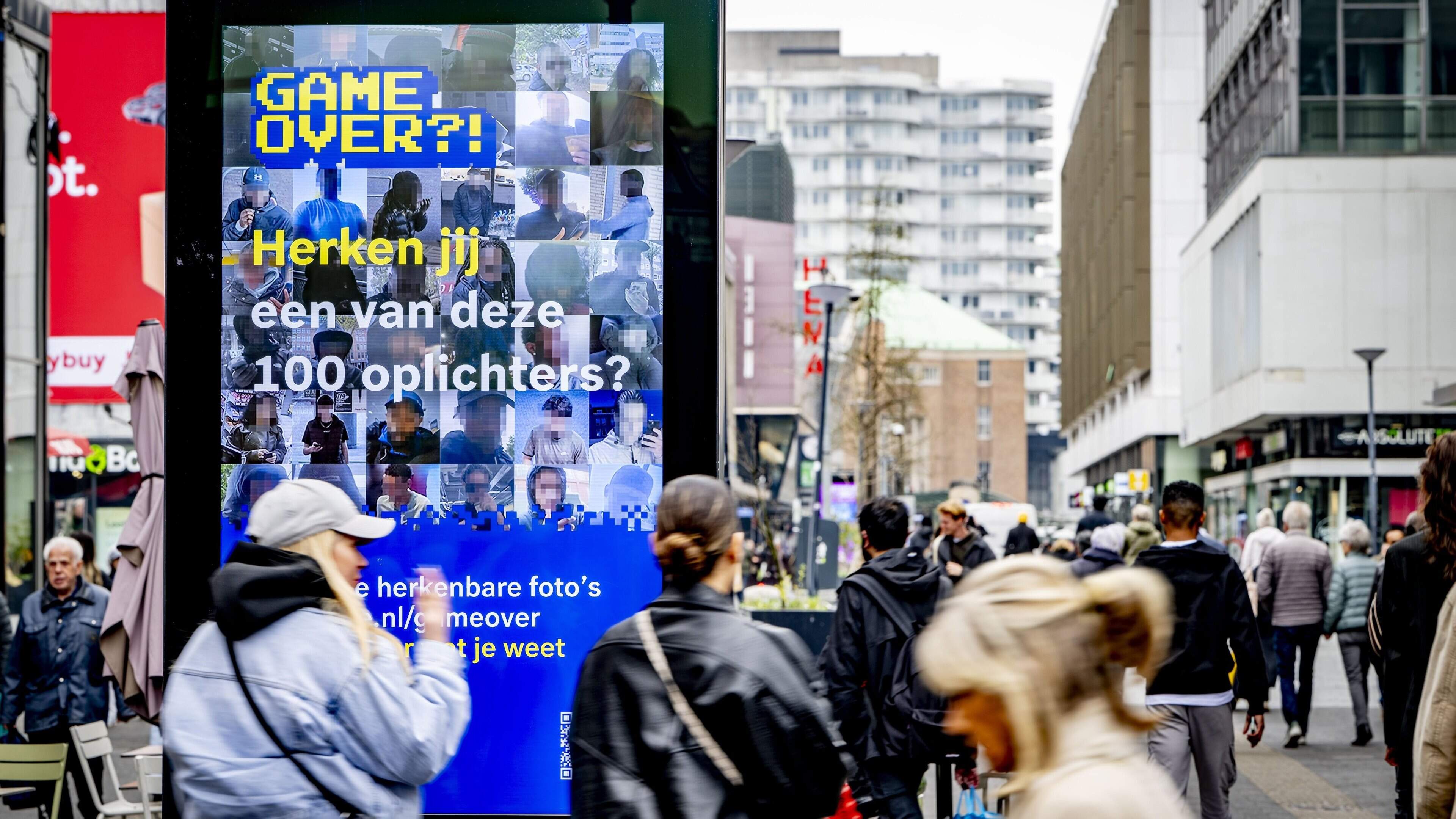 Identiteit van 74 oplichters bekend: nepagenten die vol in beeld waren melden zich bij politie