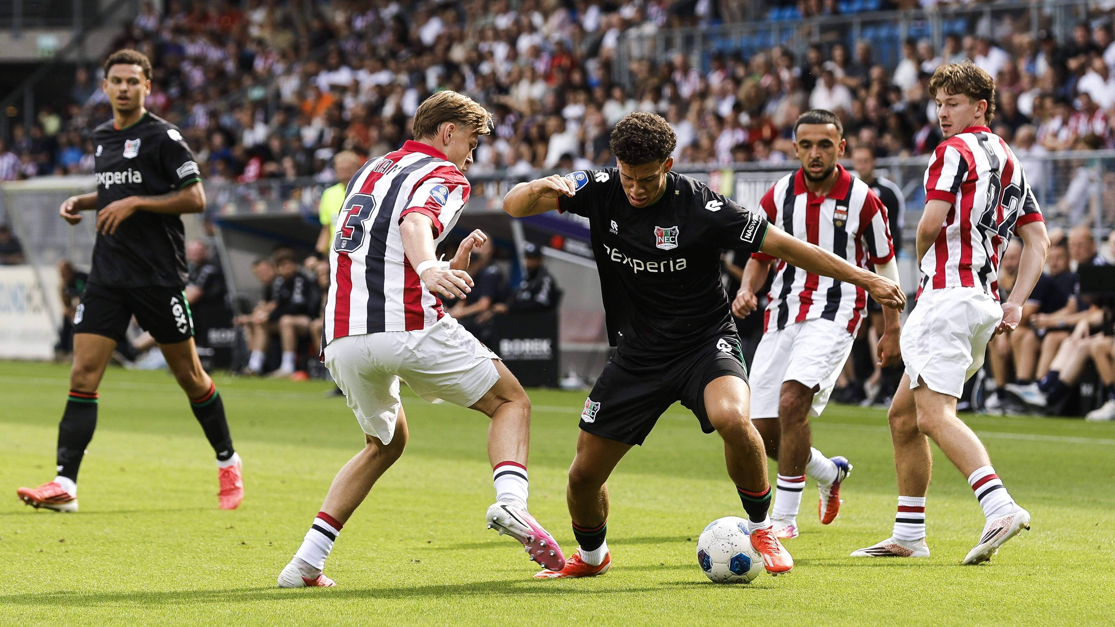 LIVE Eredivisie | NEC vlak voor rust op voorsprong tegen Willem II, trainer Bodø/Glimt kijkt mee