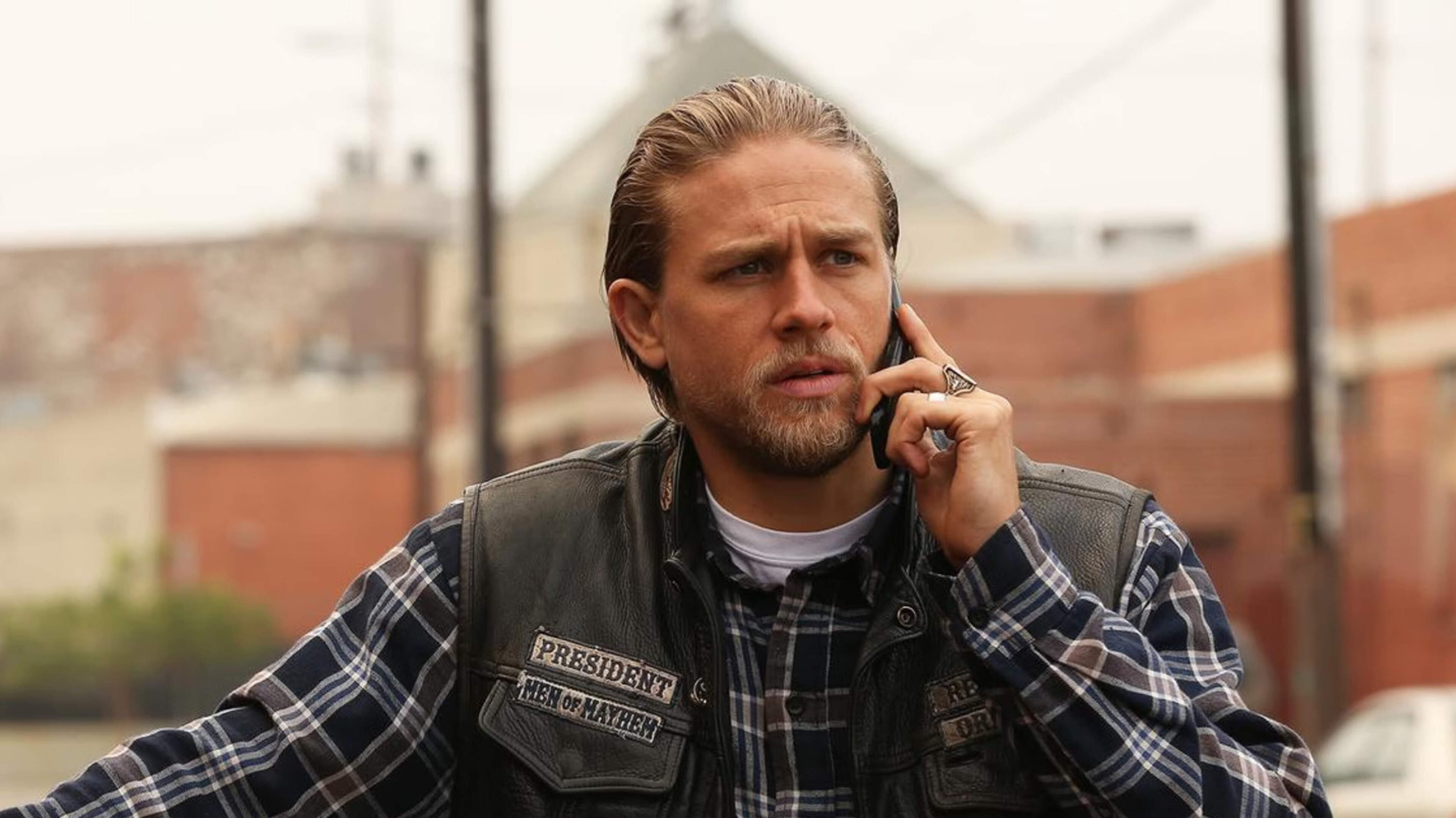 Nieuwe spinoff van Sons of anarchy met Charlie Hunnam onderweg