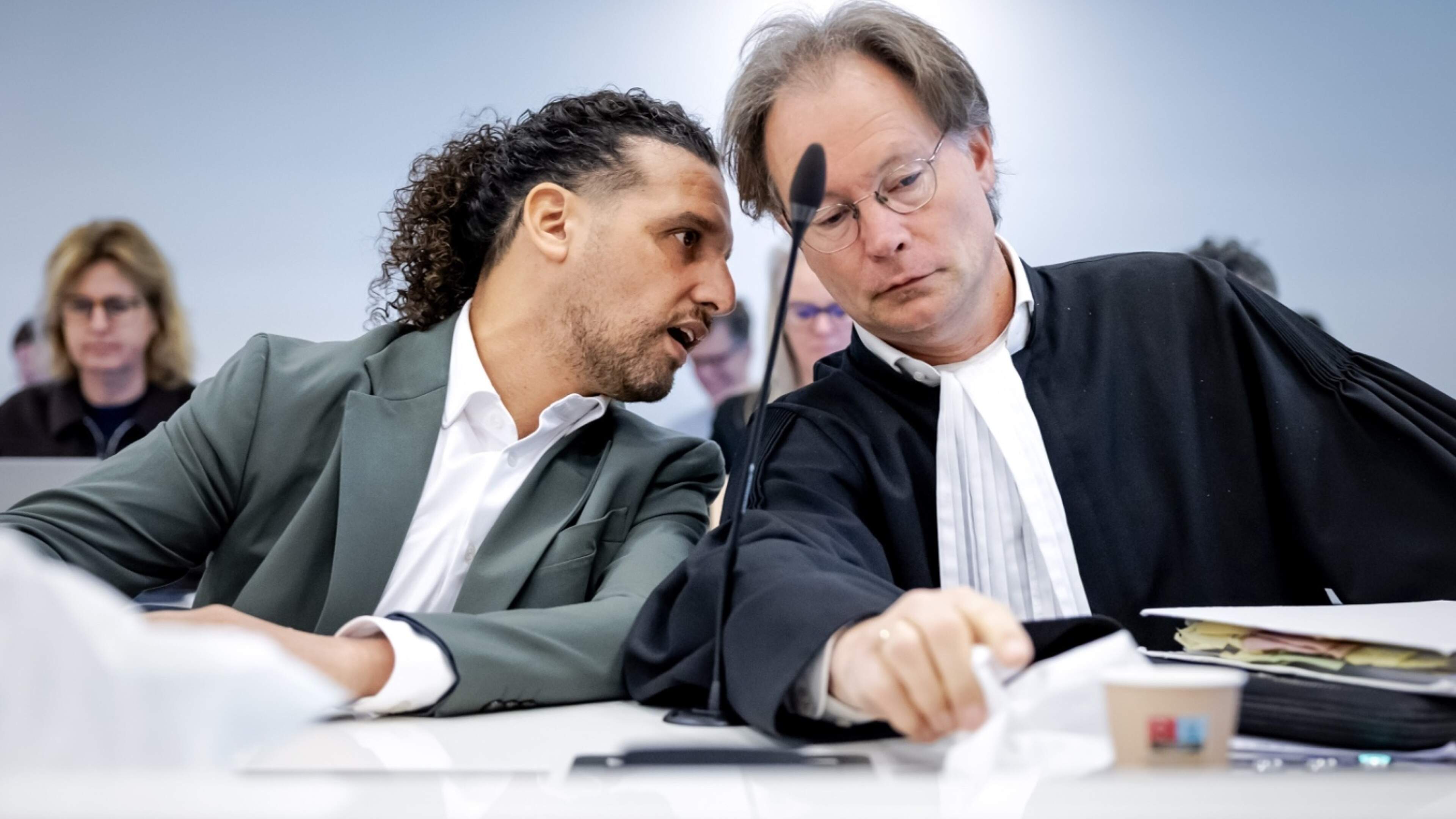 LIVE | Manager Ellinger: ’Ellen ten Damme vertelde me dat ’Ali een grens over is gegaan’