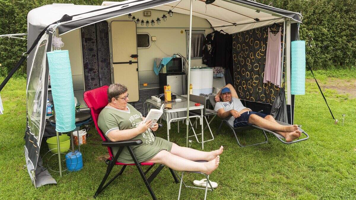 Zomerse zaterdag voor thuisblijvers met temperaturen tot 27 graden ...