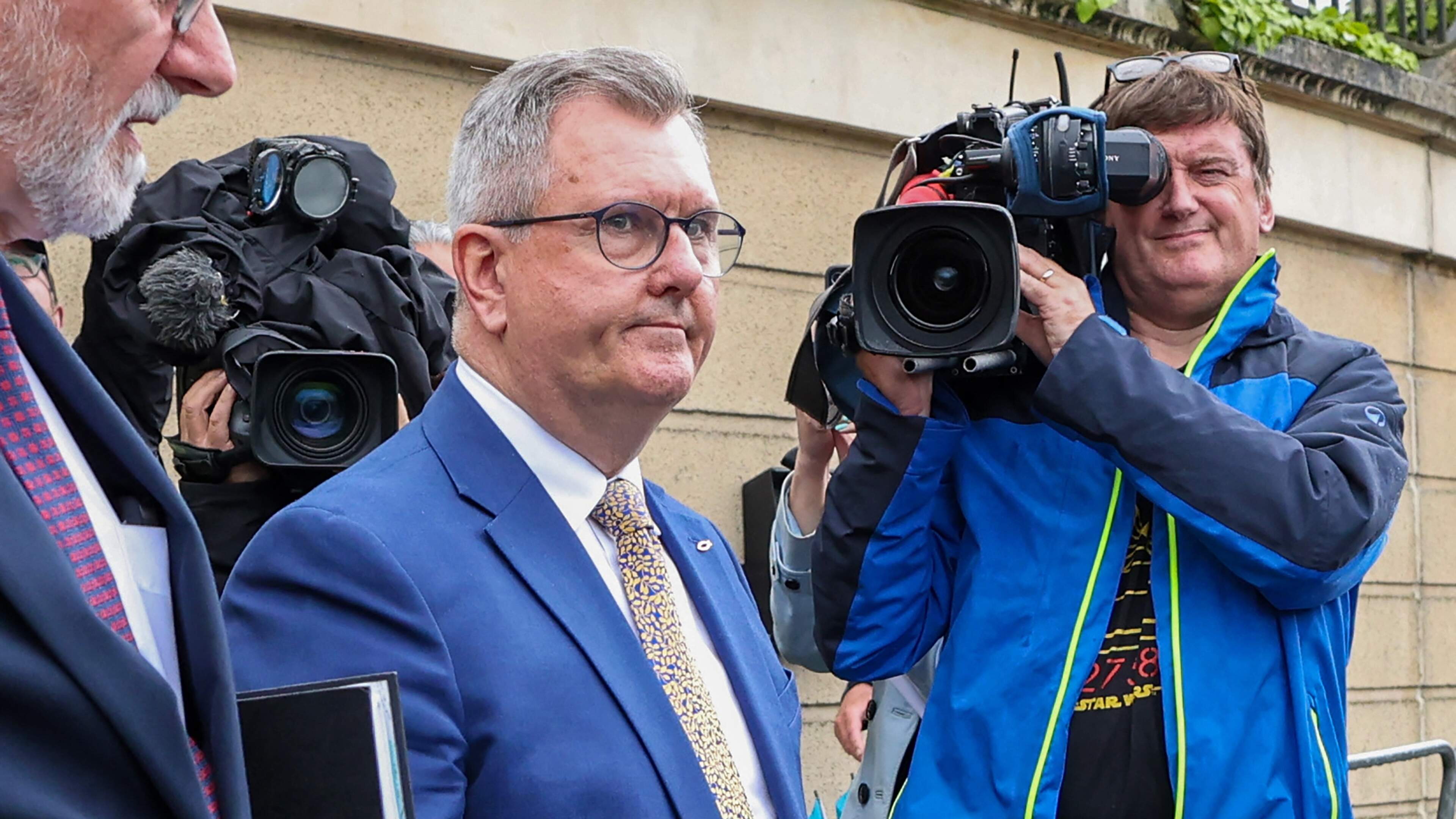 Noord-Iers politicus en oud-partijleider Jeffrey Donaldson (63) schuldig aan 18 zedenmisdrijven